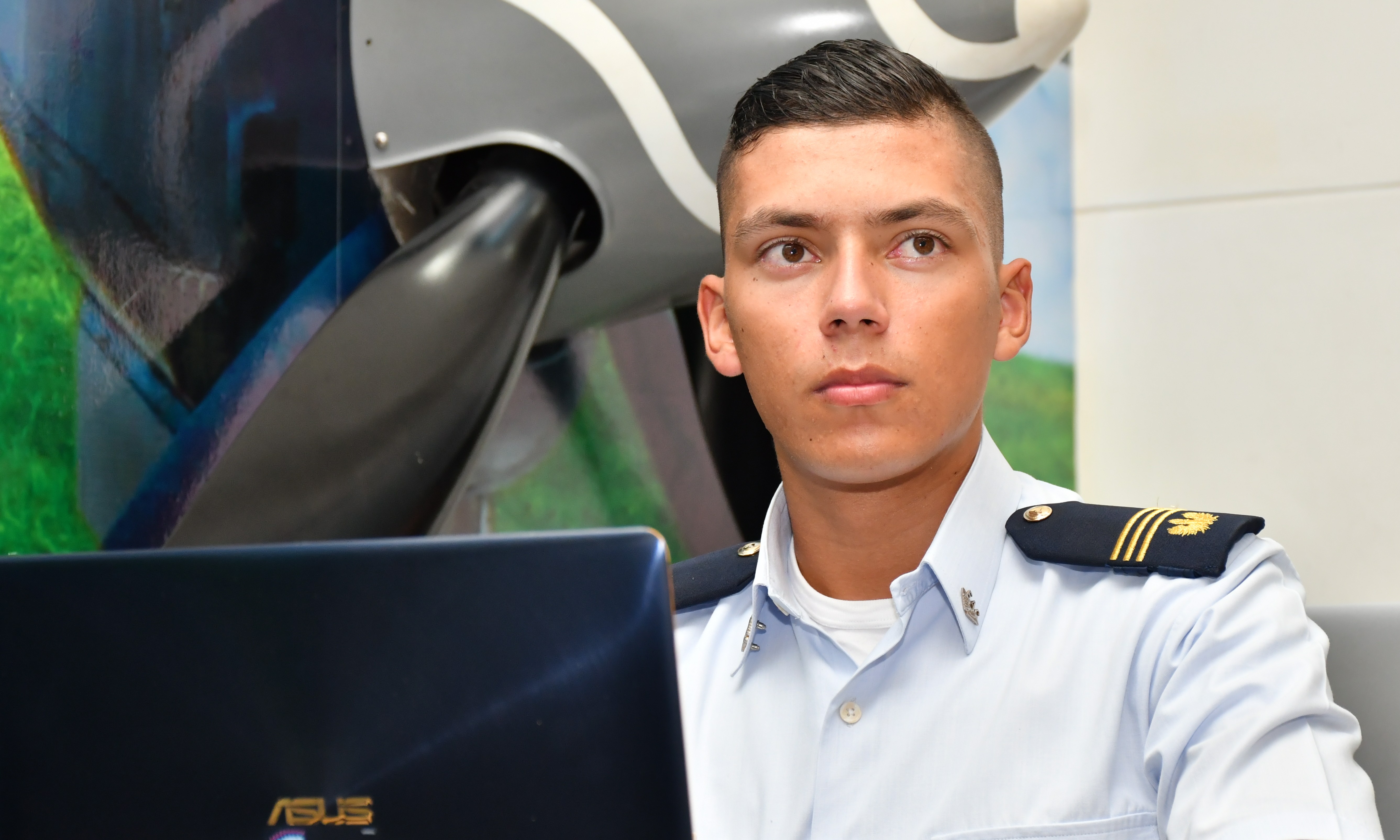 Continúa la formación integral de los futuros oficiales de su Fuerza Aérea Colombiana