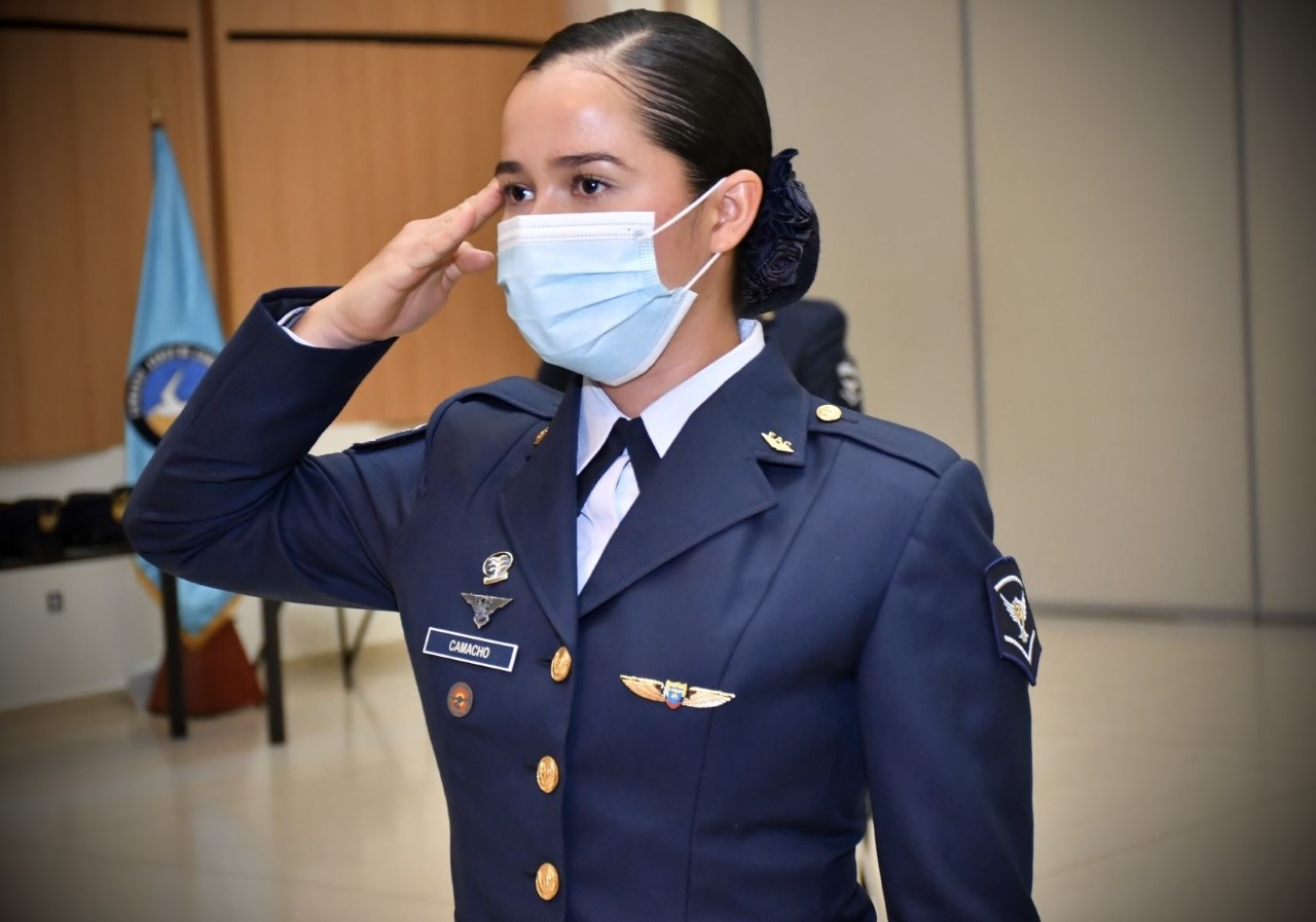 Llenos de orgullo, Suboficiales ascendieron en la Escuela Militar de Aviación  