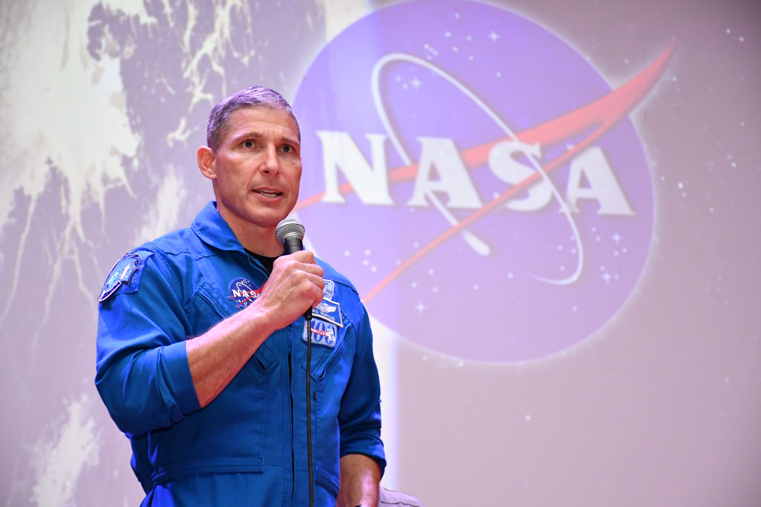 Astronauta de la NASA participó en la Semana Universitaria de la EMAVI 2022
