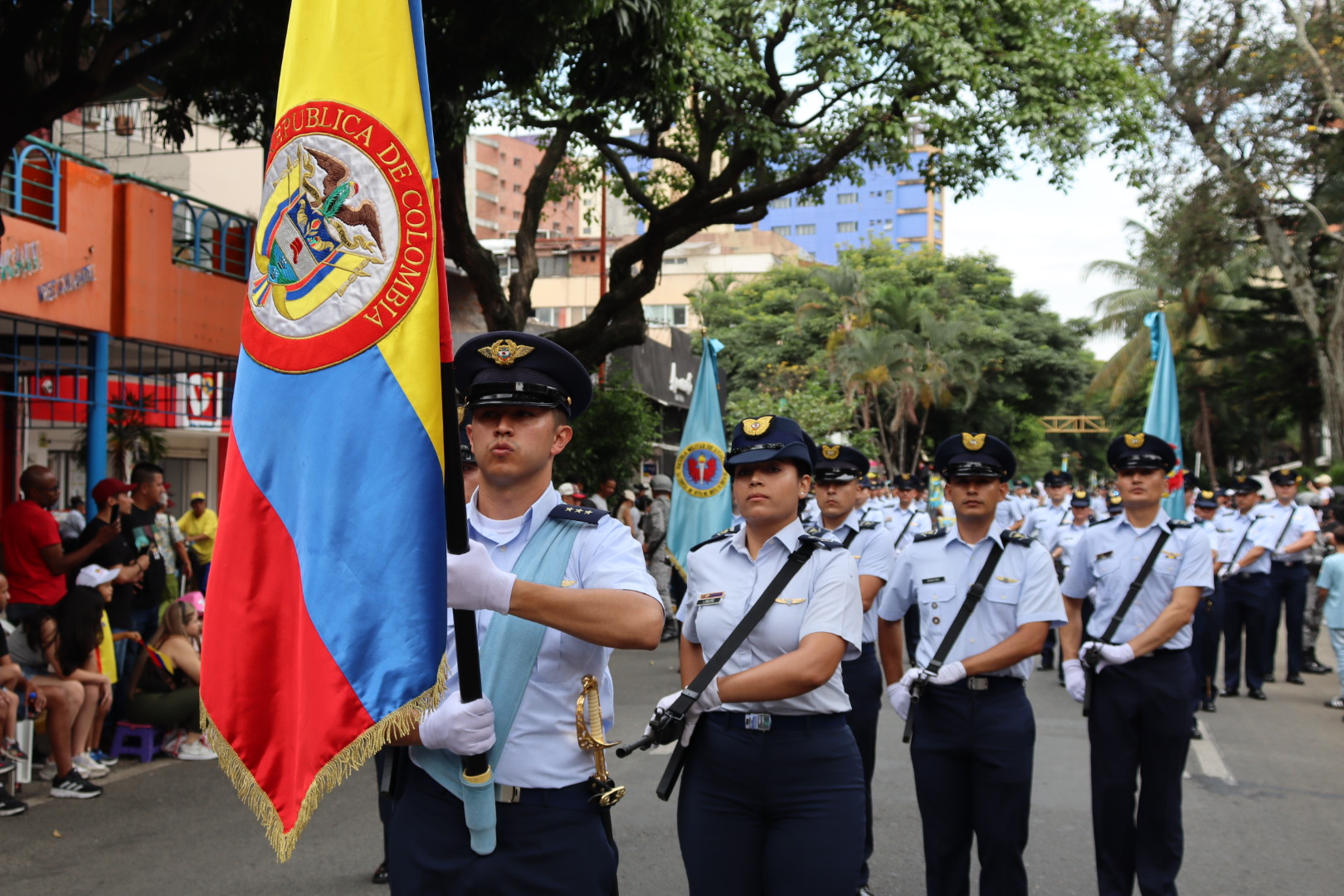 Cali vibró de emoción con el tradicional desfile del Día de la Independencia