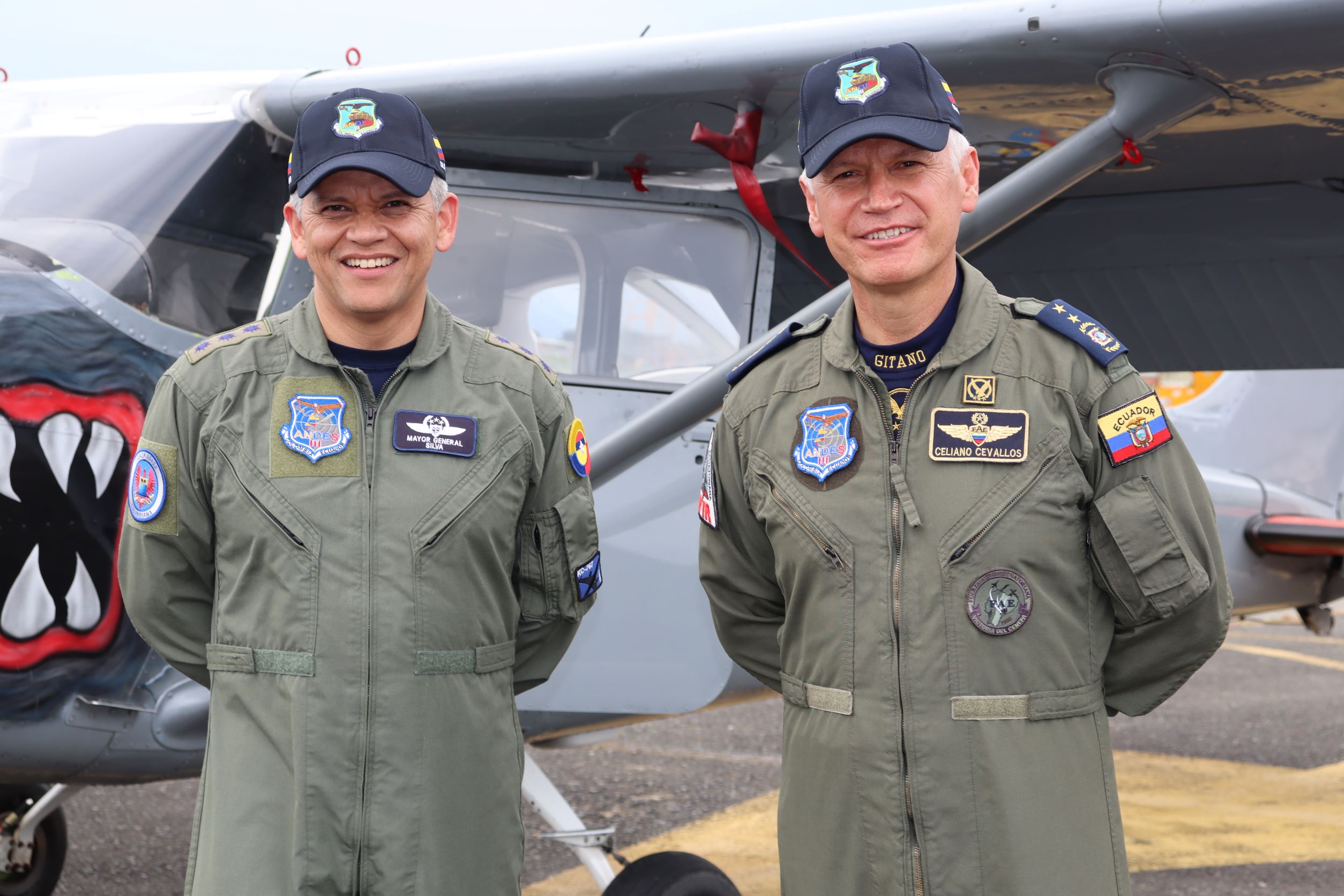 Brigadier General del Ecuador, visitó la EMAVI, lugar donde se formó como piloto militar 