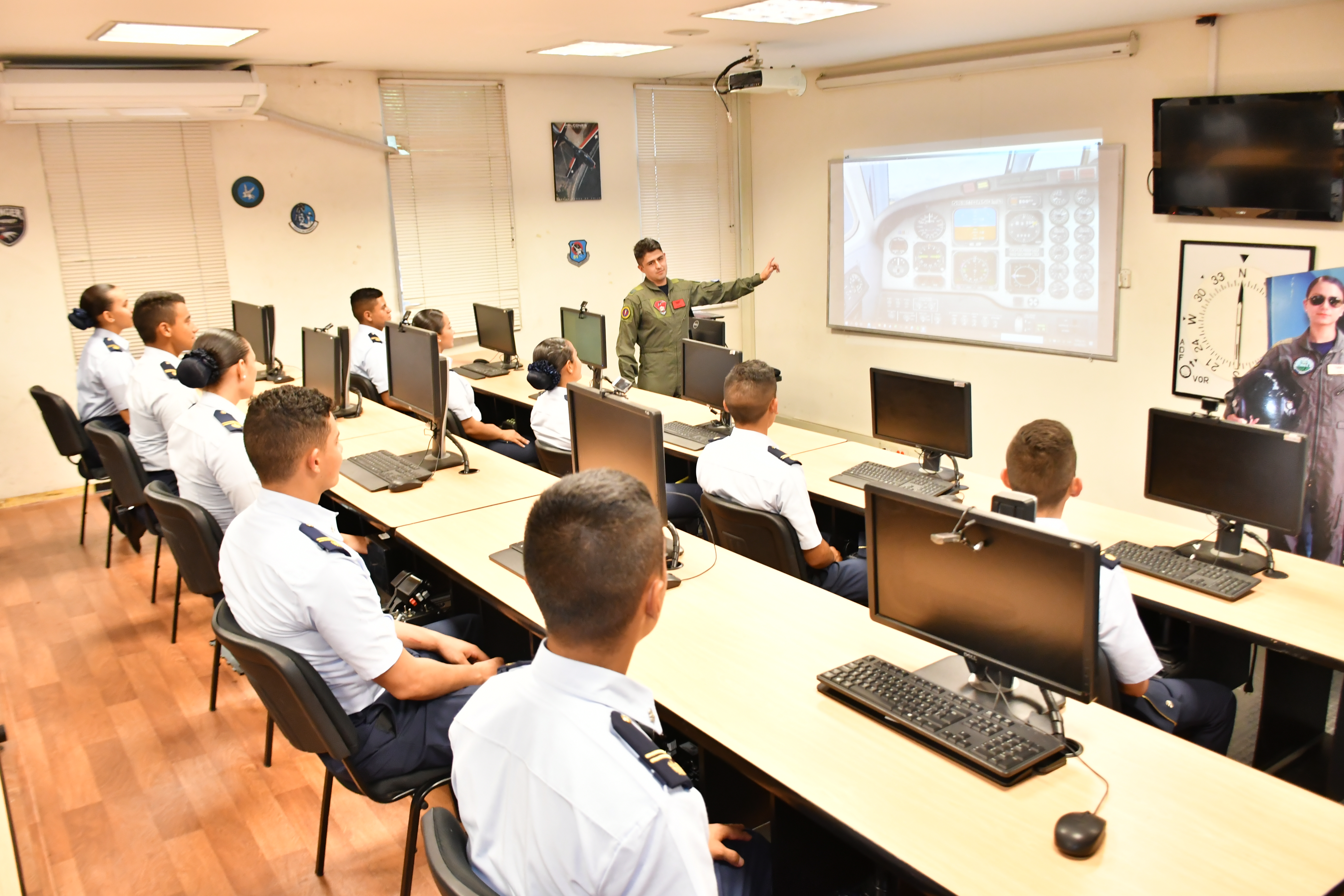 La Escuela Militar de Aviación “Marco Fidel Suárez” recibe la renovación de la Acreditación en Alta Calidad Institucional