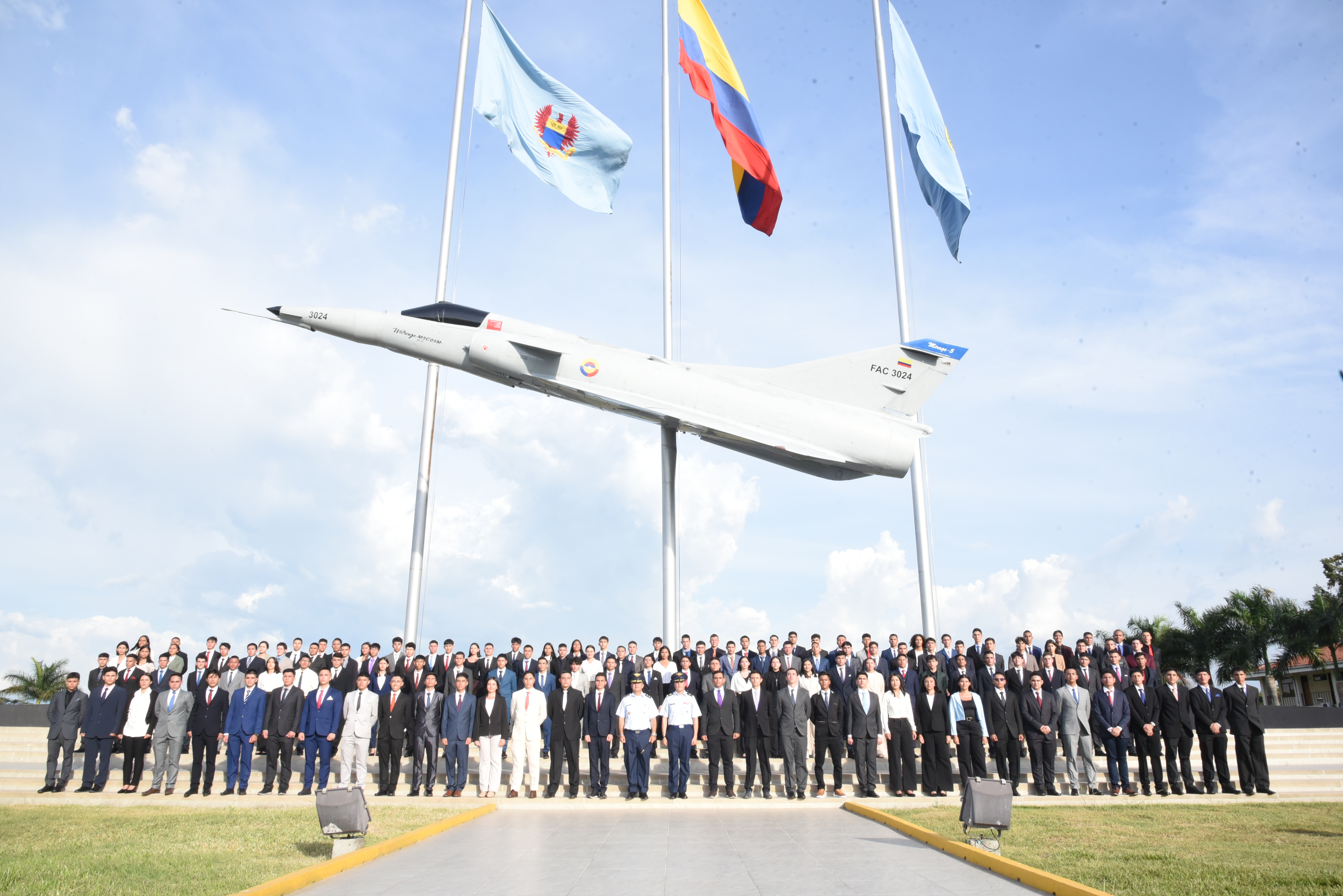 Jóvenes colombianos inician el sueño de convertirse en Oficiales de la Fuerza Aeroespacial 