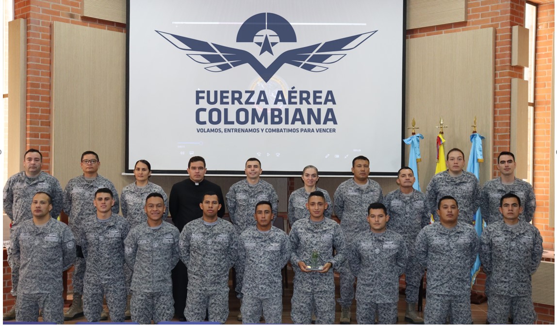 Suboficiales de la Fuerza Aérea culminan satisfactoriamente el Curso de Mantenimiento Equipo ALSE 