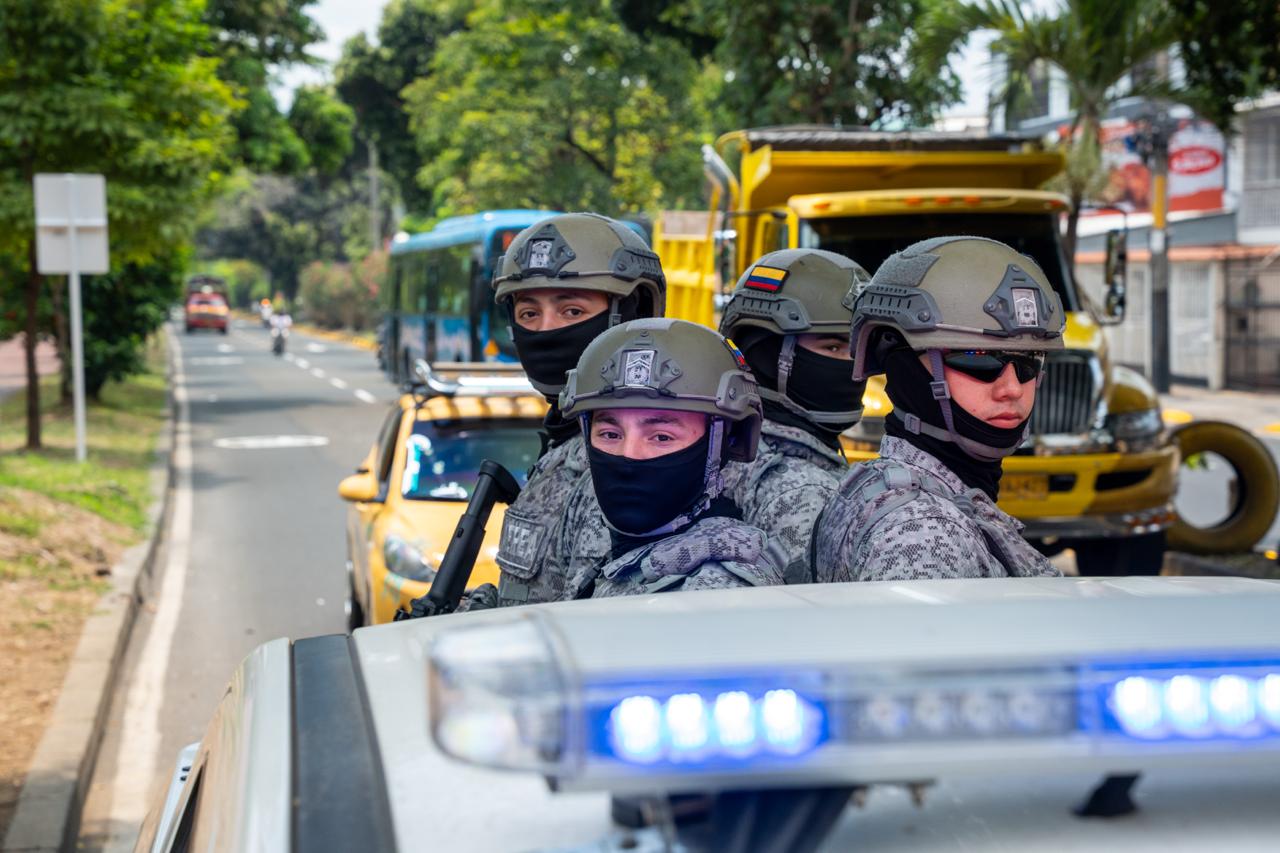 Patrullajes aéreos y terrestres fortalecen la seguridad de Cali durante ...