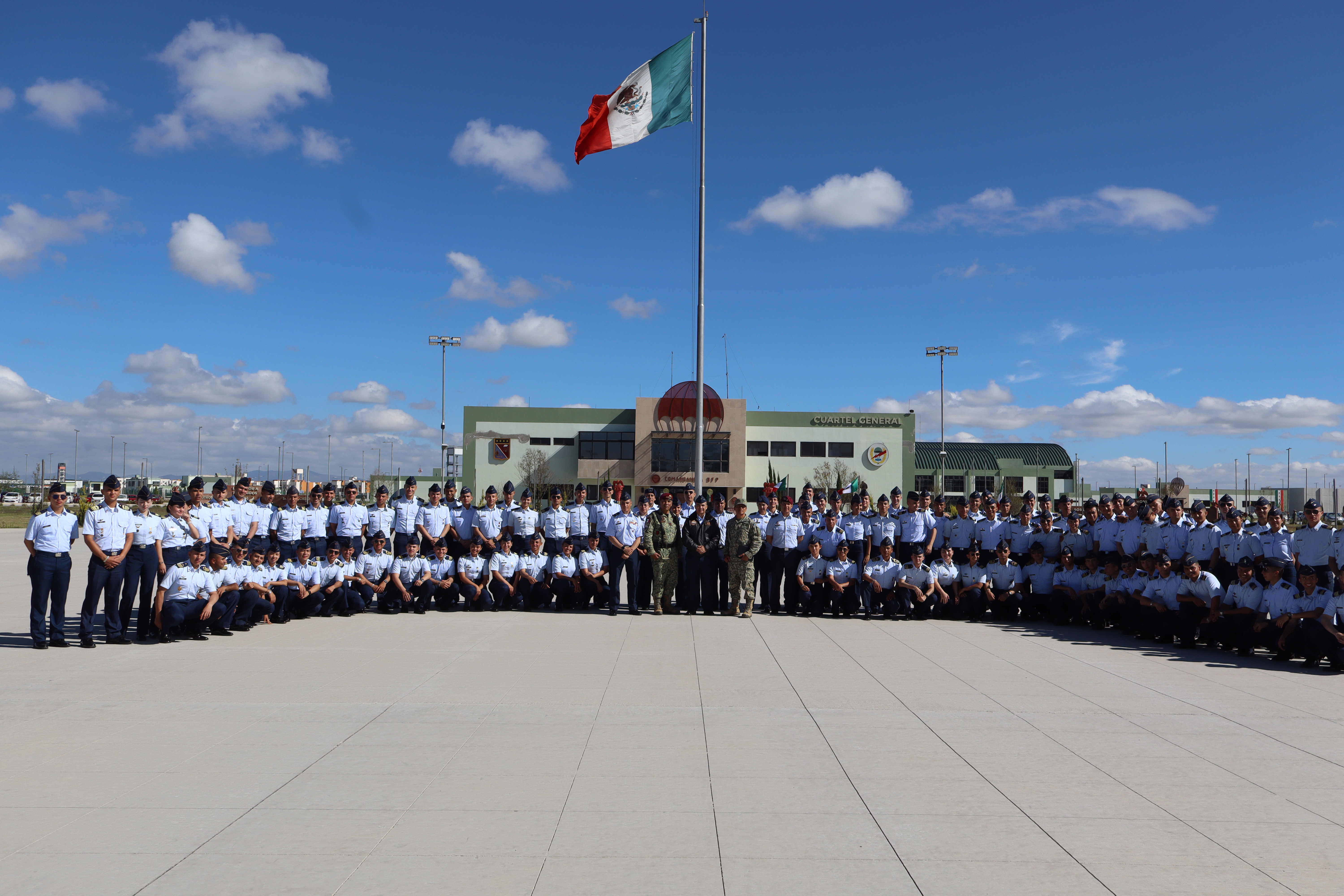Futuros Oficiales fortalecen lazos internacionales en visita académica a México y Estados Unidos