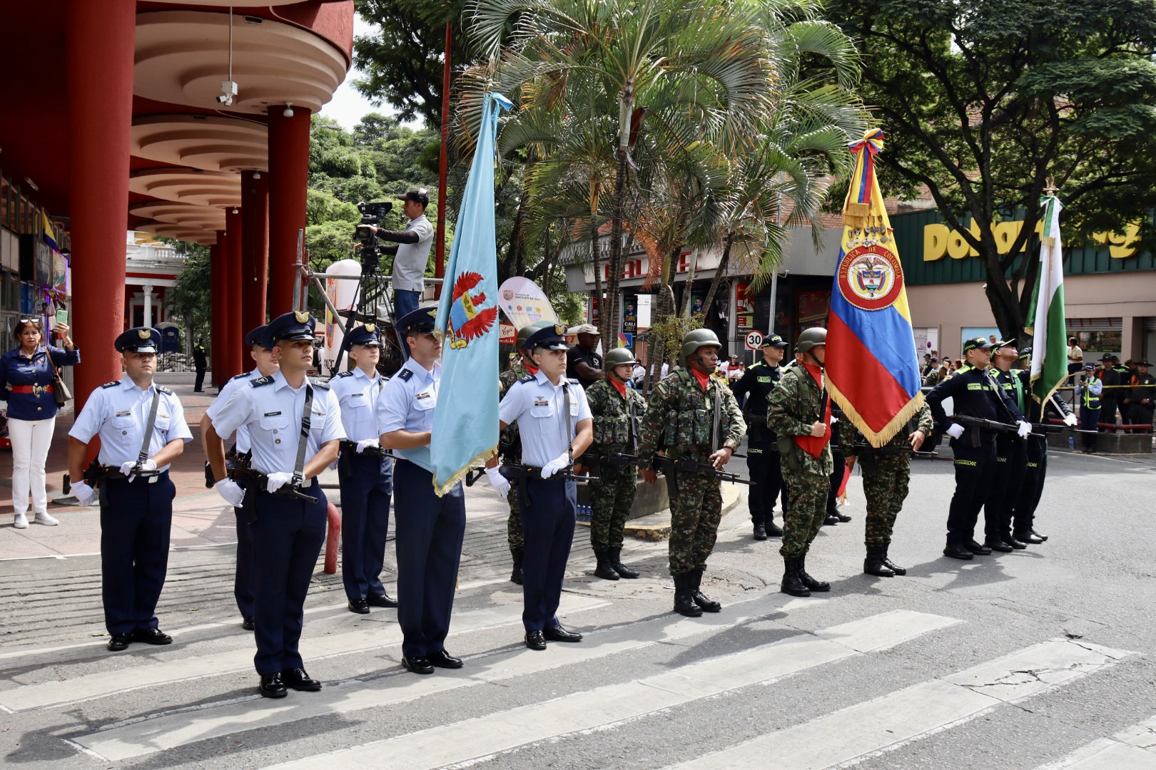 Cali vibró de emoción con el tradicional desfile del Día de la Independencia