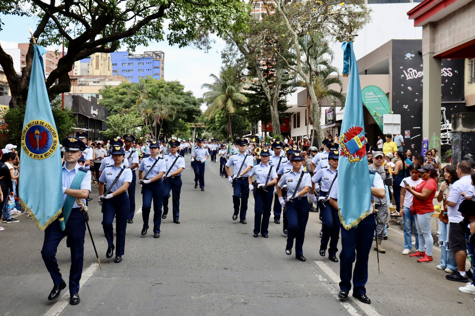 Cali vibró de emoción con el tradicional desfile del Día de la Independencia