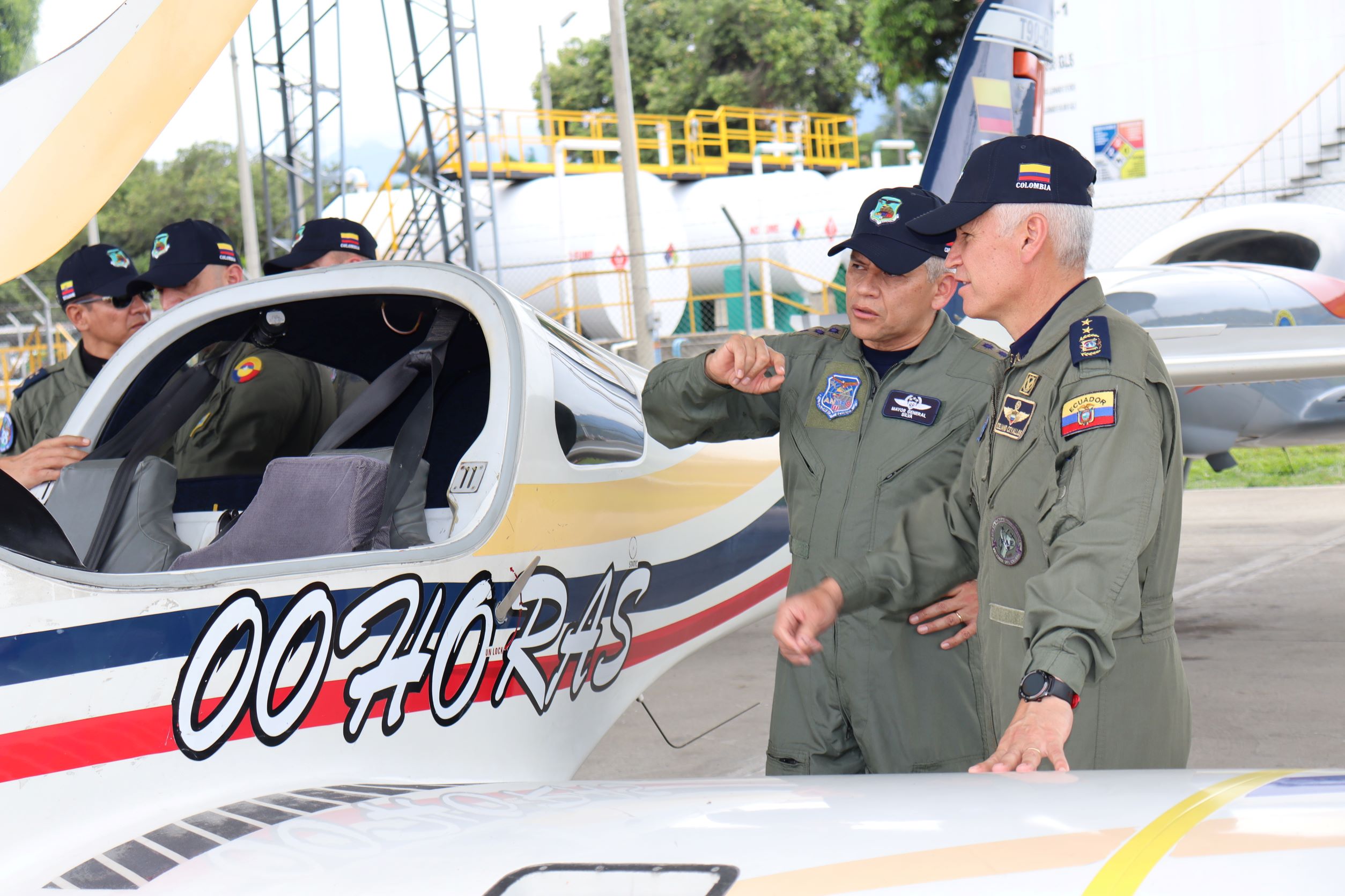 Brigadier General del Ecuador, visitó la EMAVI, lugar donde se formó como piloto militar 