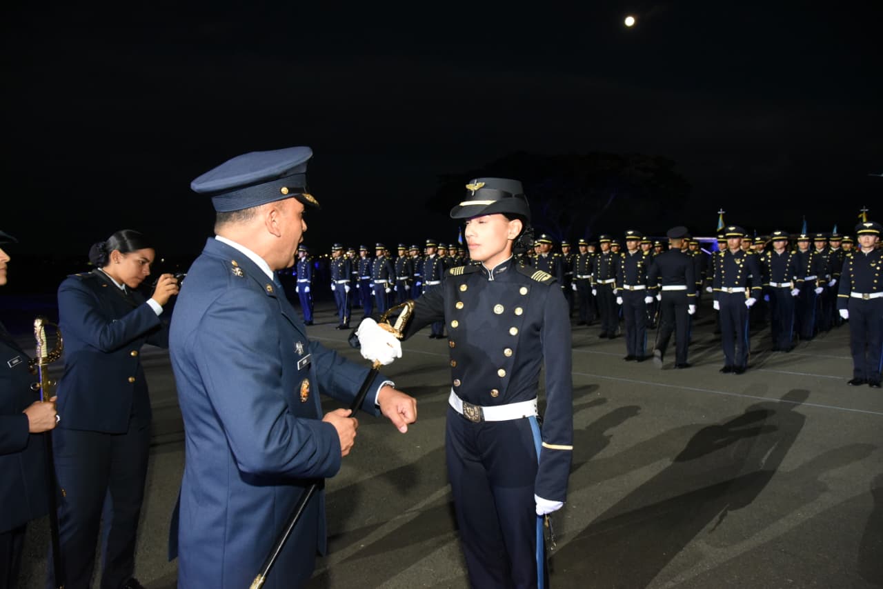 La misión continúa: 114 cadetes ascendieron al grado de Alférez en la EMAVI