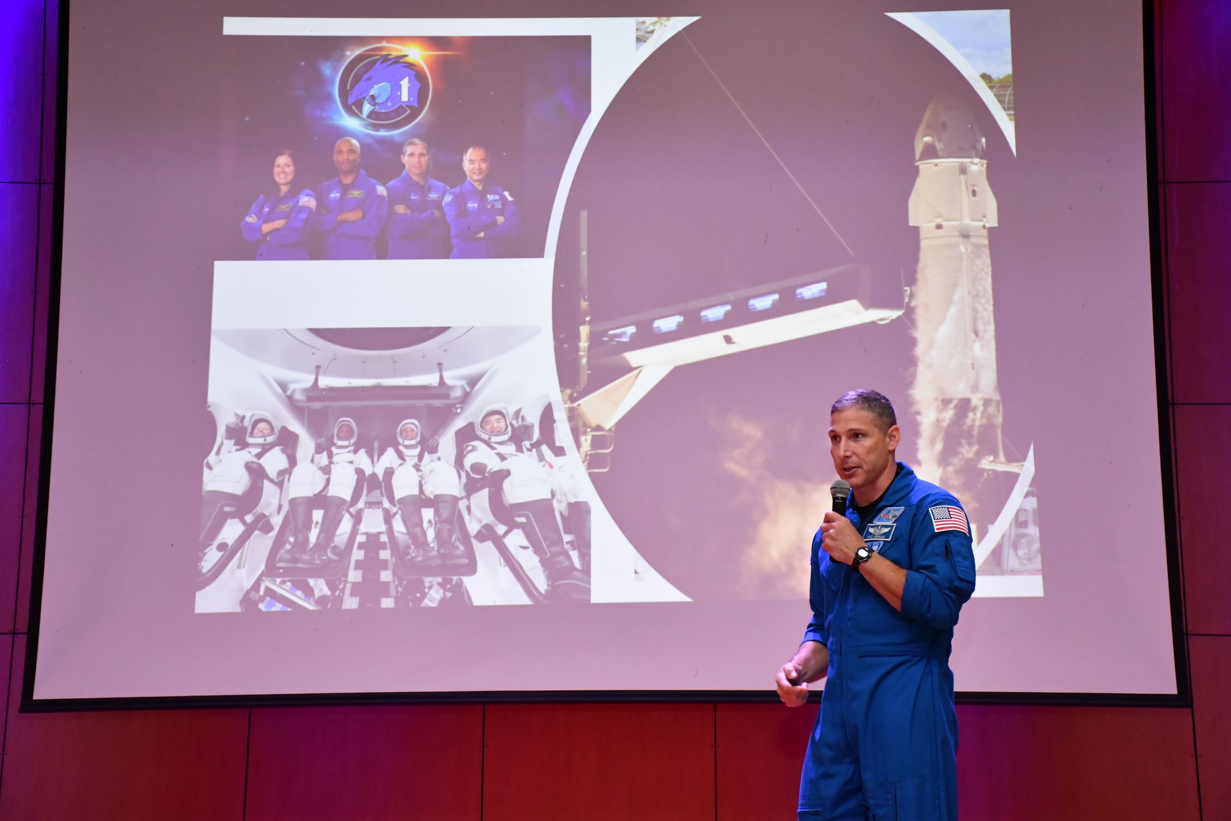 Astronauta de la NASA participó en la Semana Universitaria de la EMAVI 2022