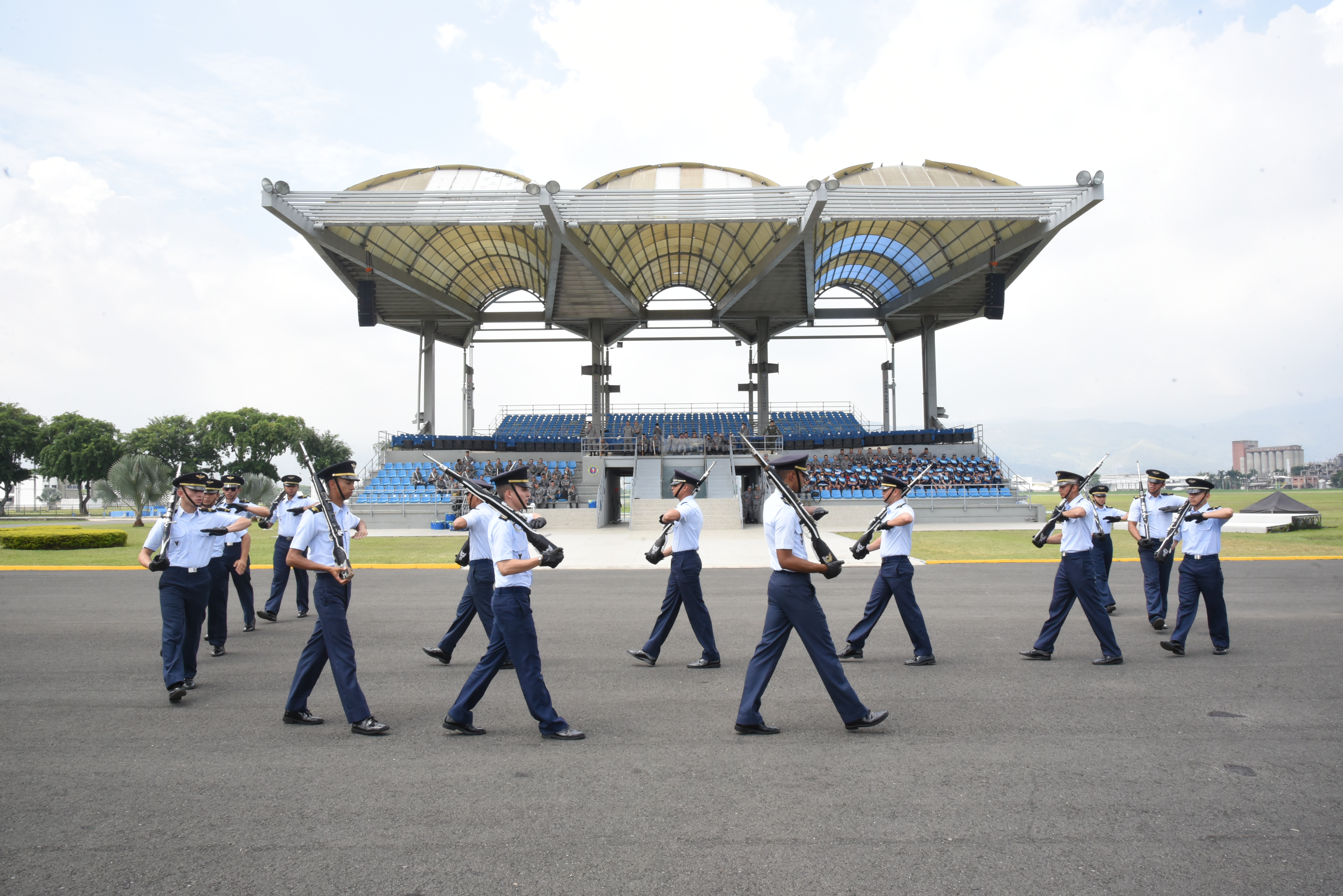 55 jóvenes vivieron la experiencia de ser “Cadetes por un Día” en la EMAVI