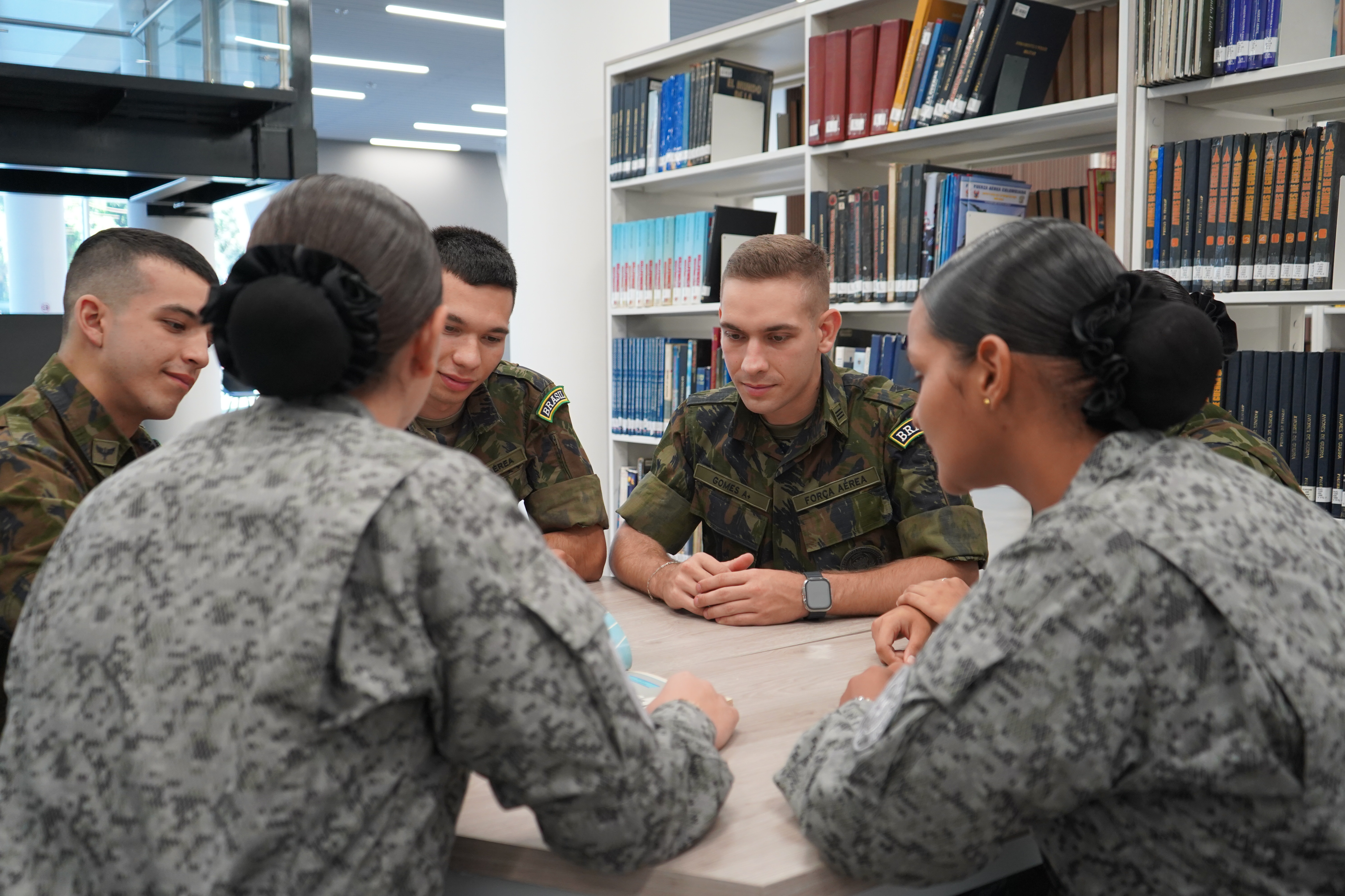EMAVI fortalece la cooperación internacional con intercambio académico entre Colombia y Brasil
