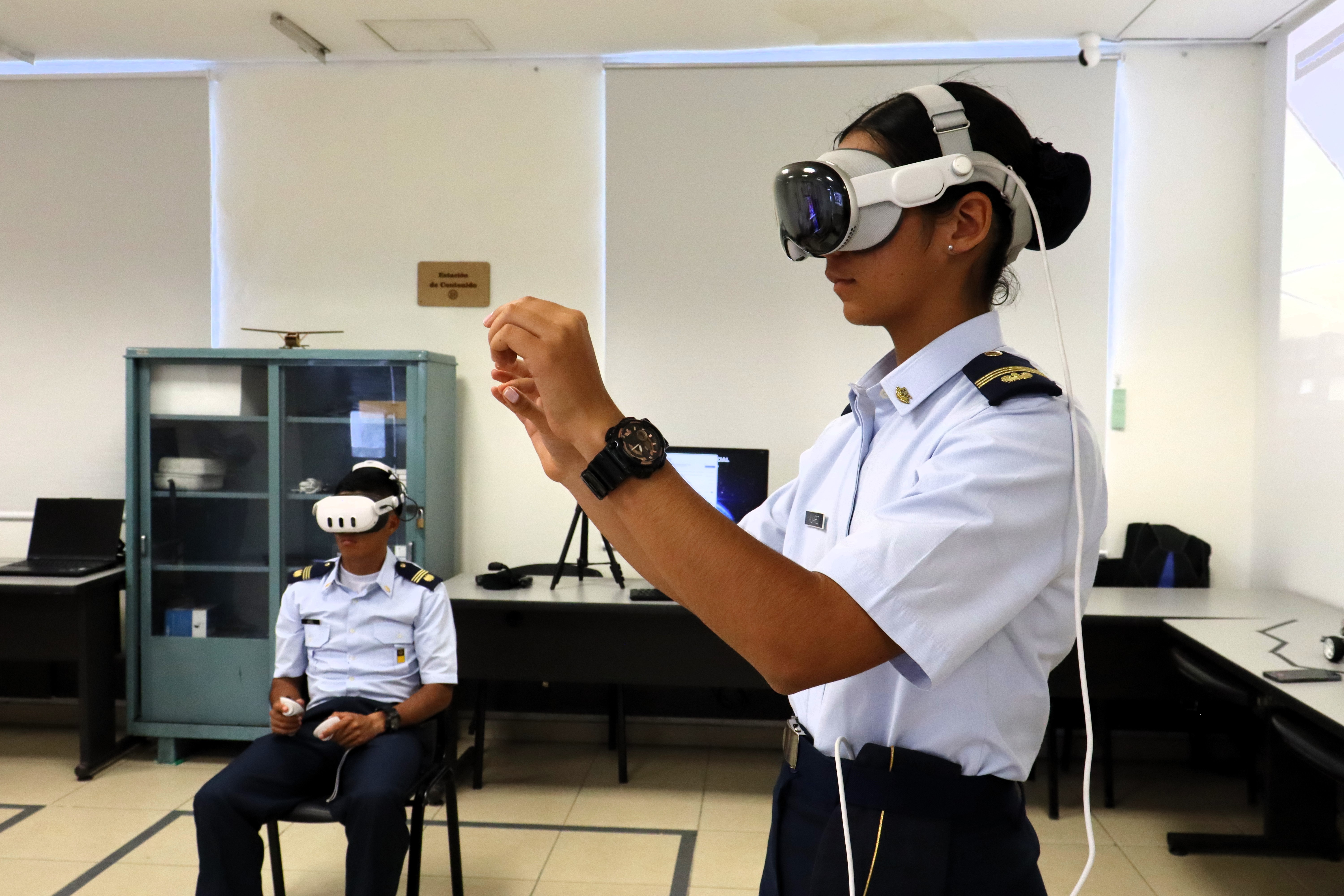 EMAVI inicia un nuevo año académico formando a los líderes del poder aeroespacial colombiano