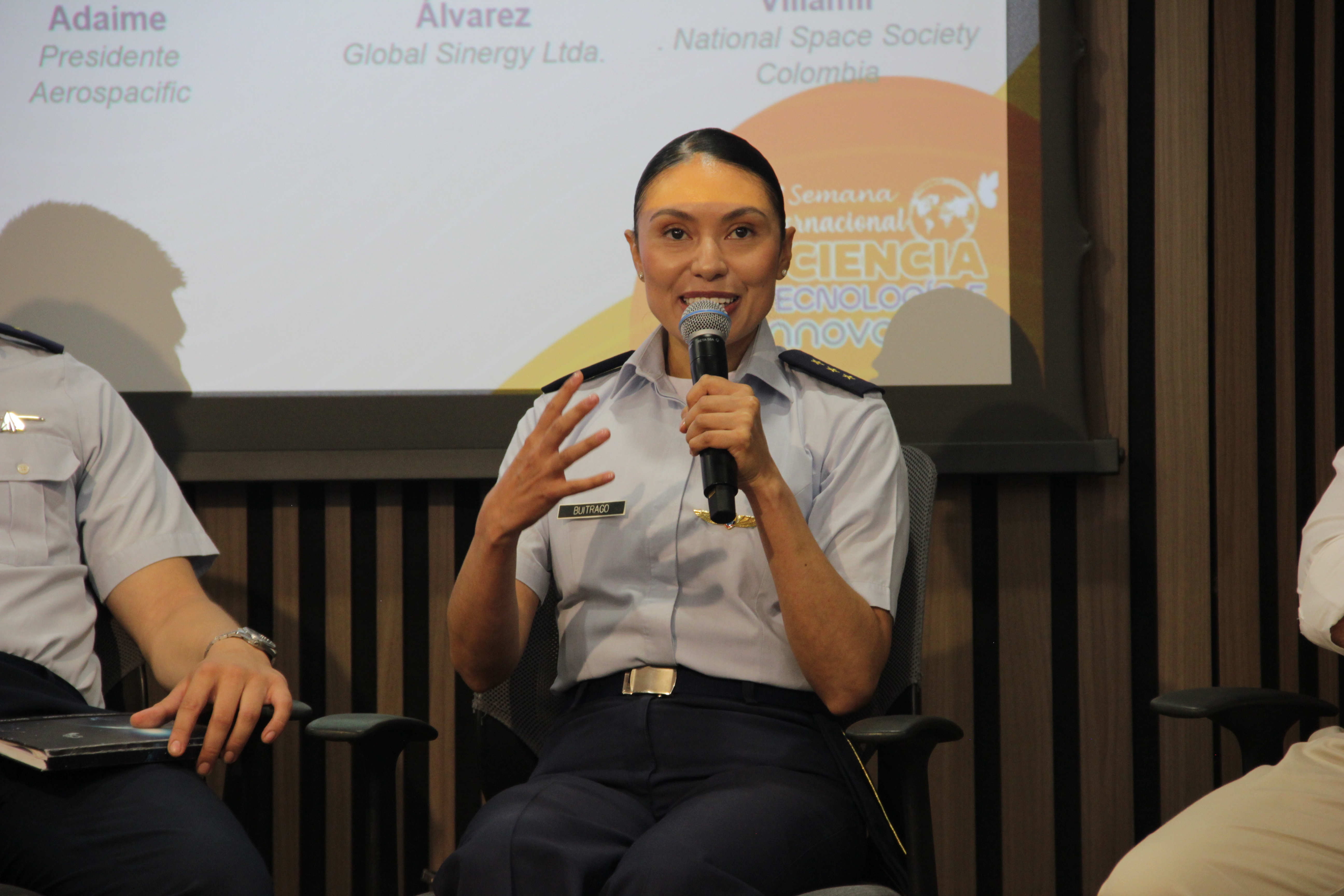 Escuela Militar de Aviación lideró panel sobre Ciencias Aeroespaciales en Cali