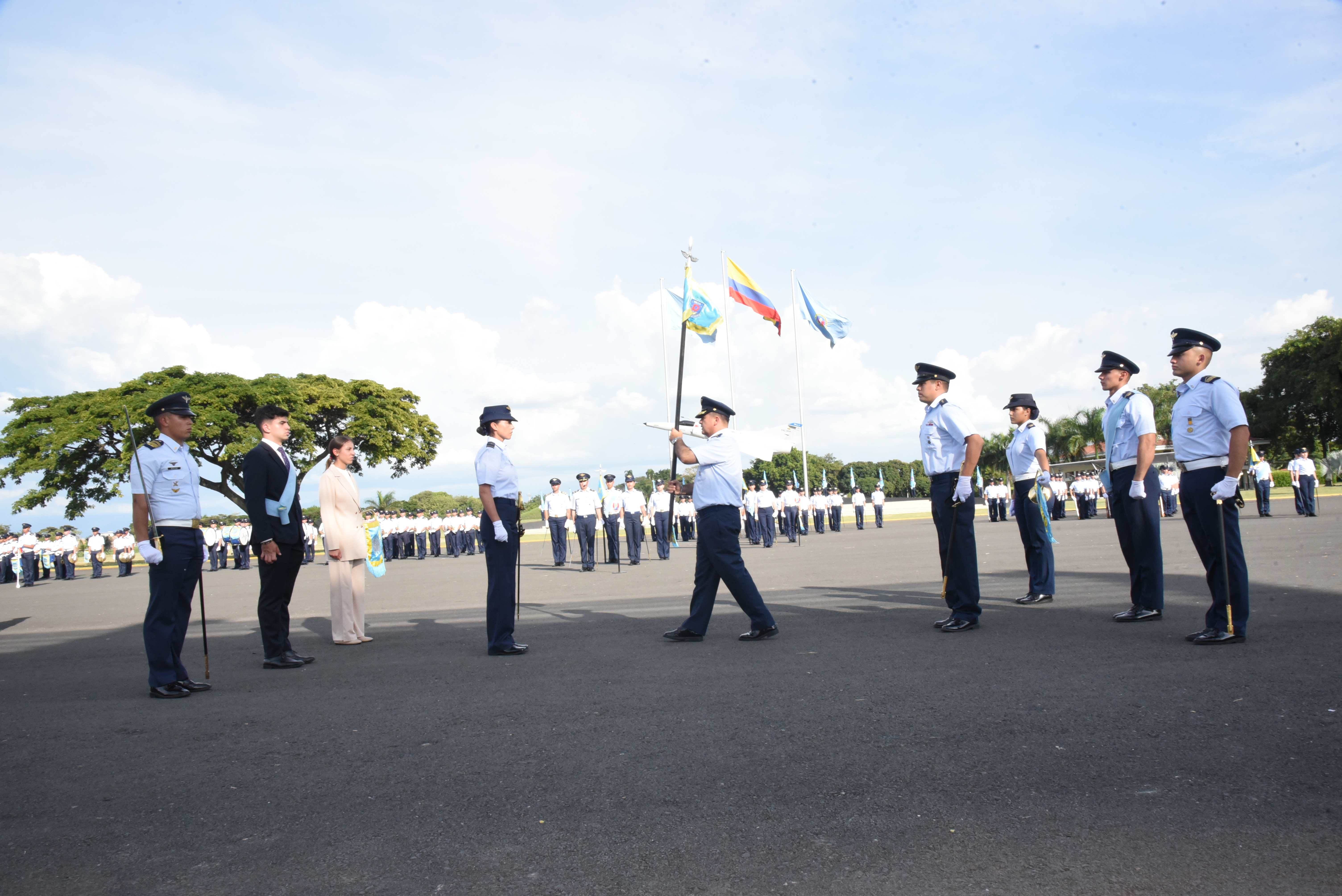 Jóvenes colombianos inician el sueño de convertirse en Oficiales de la Fuerza Aeroespacial 