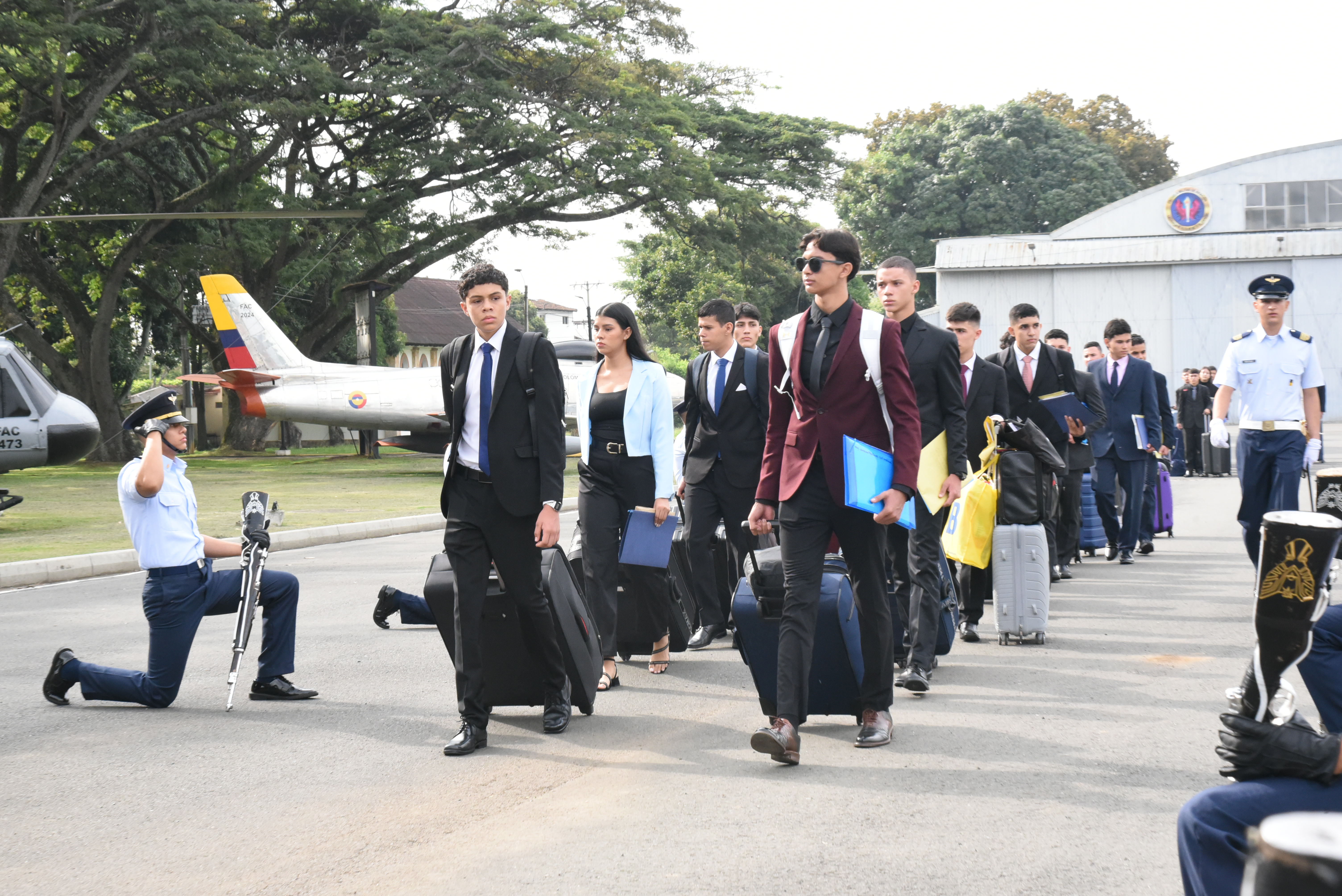 Jóvenes colombianos inician el sueño de convertirse en Oficiales de la Fuerza Aeroespacial 