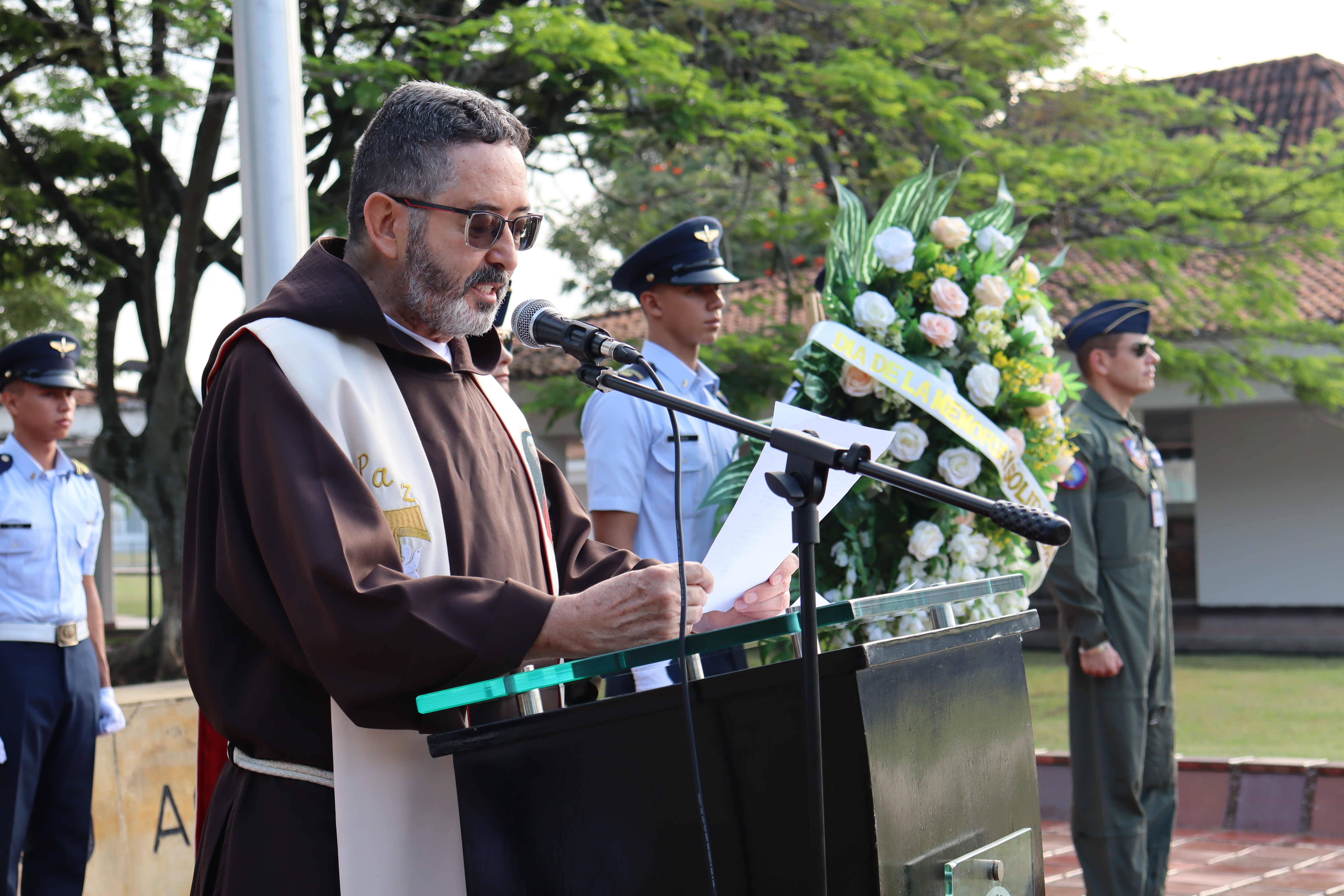 Cali conmemora a las víctimas desde la Base Aérea Marco Fidel Suárez