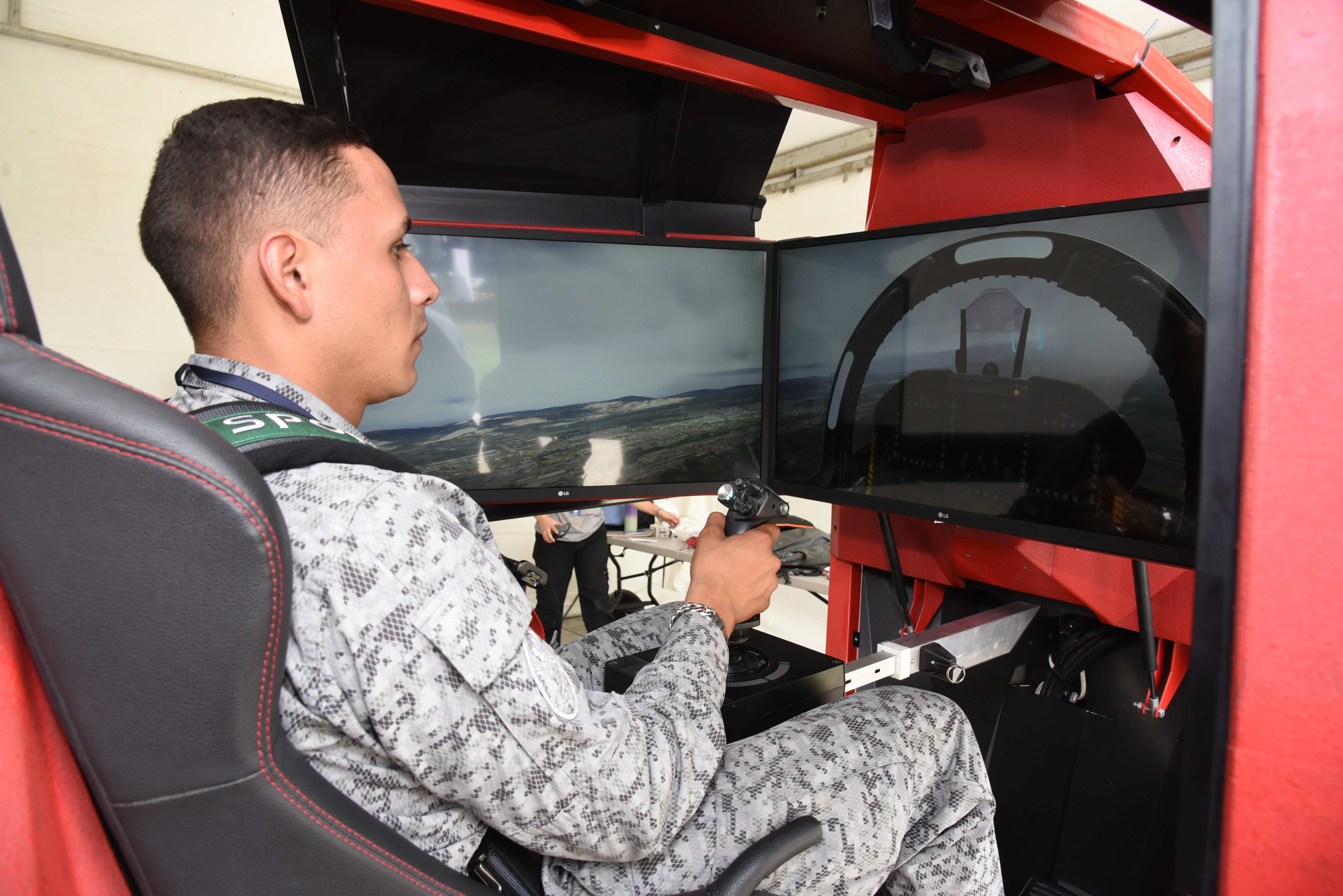EMAVI lideró la Primera Feria Académica de la Industria Aeronáutica Espacial
