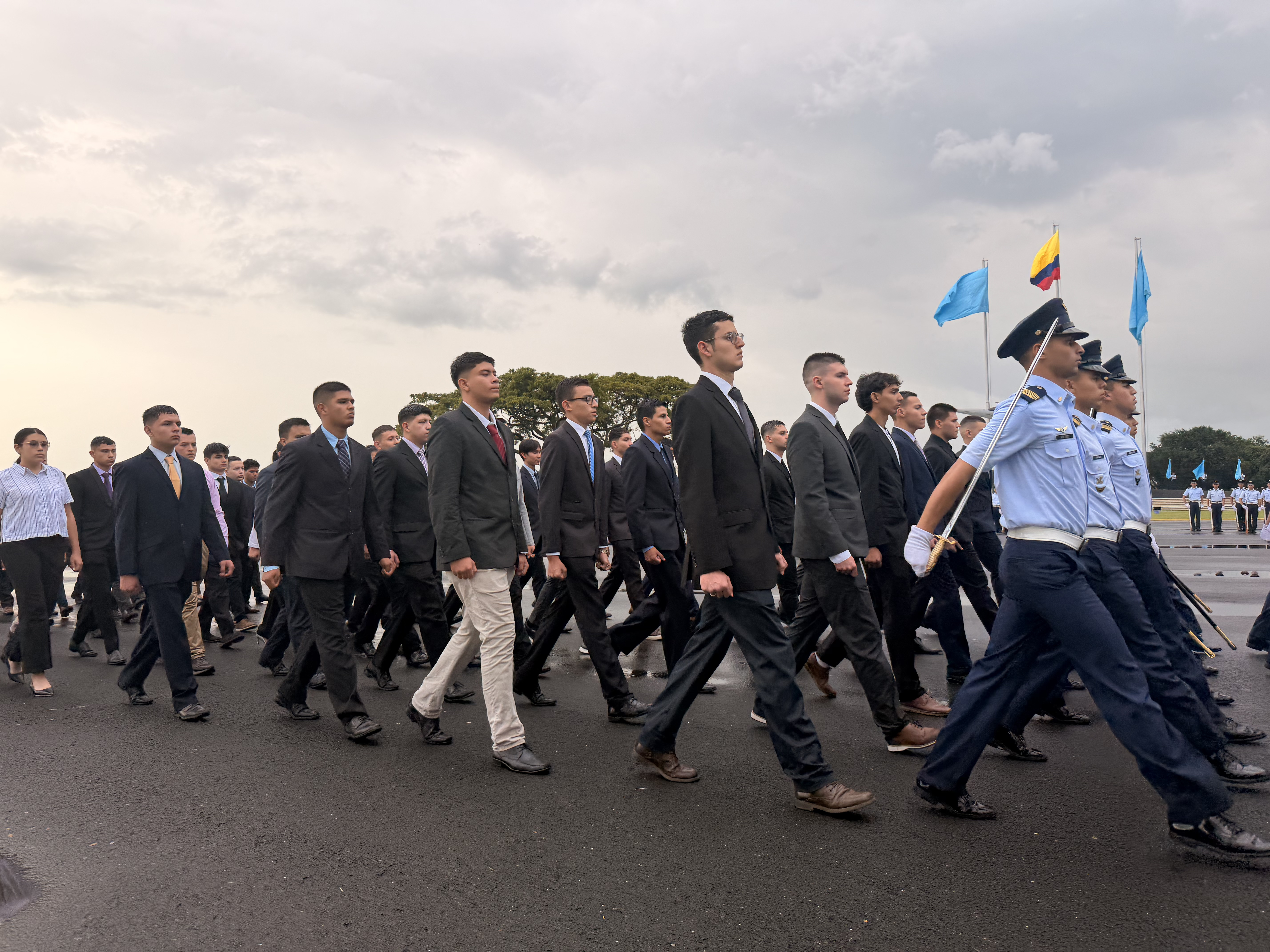 Una nueva generación de jóvenes inicia su formación como futuros oficiales de la FAC