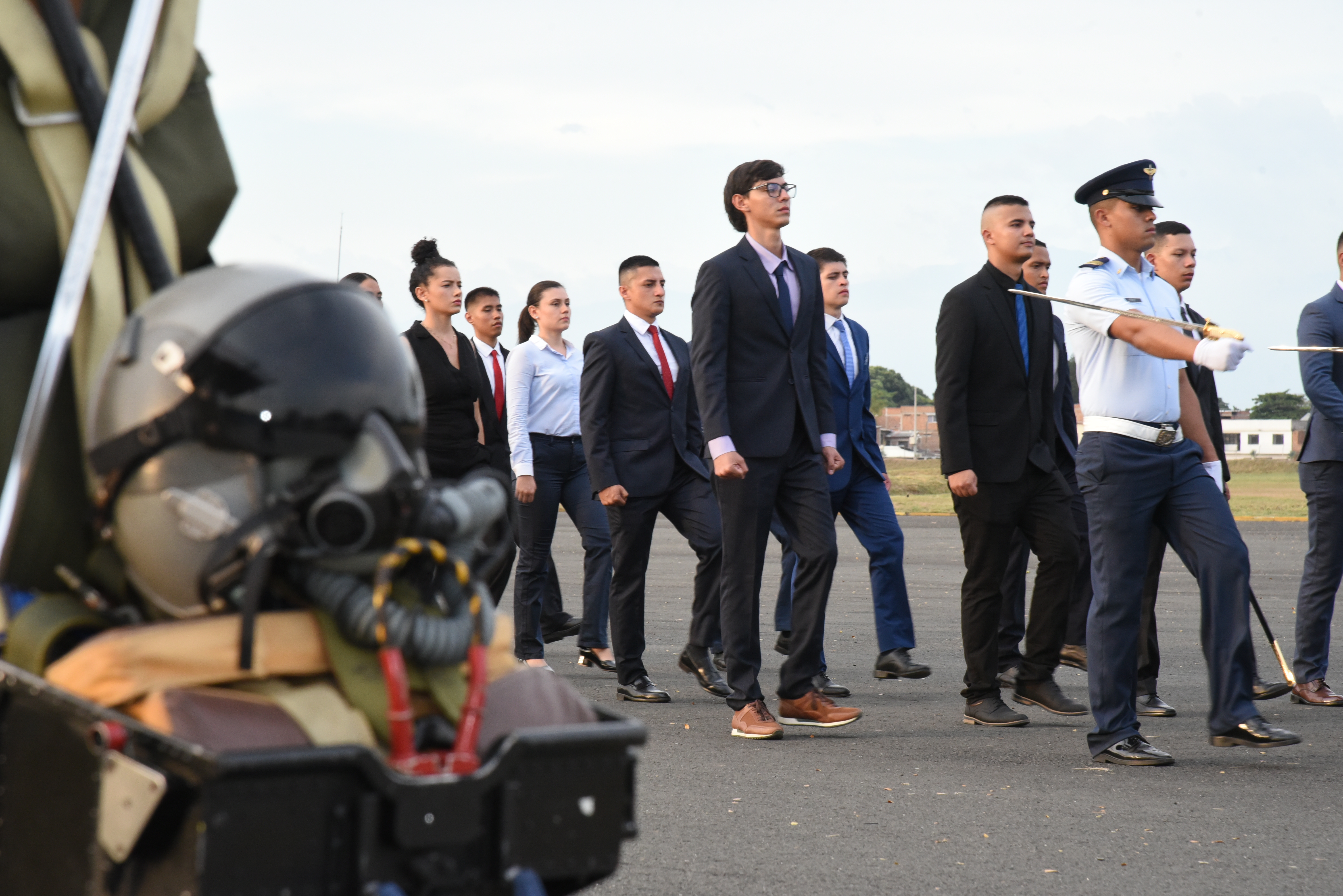 43 jóvenes profesionales inician su formación como futuros Oficiales de la Fuerza Aeroespacial