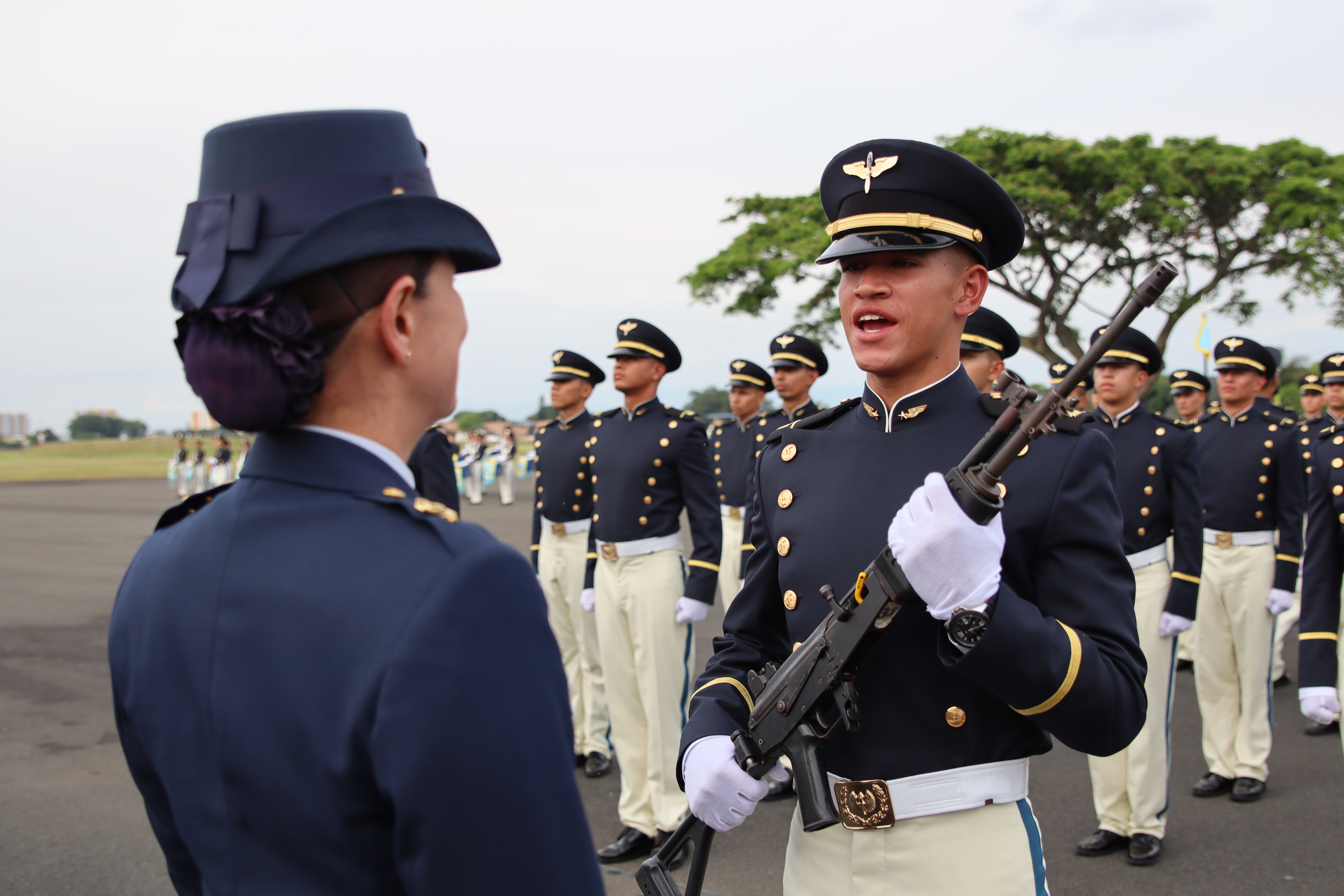 Entrega de armas y Juramento de Bandera: un paso de valor en la formación militar