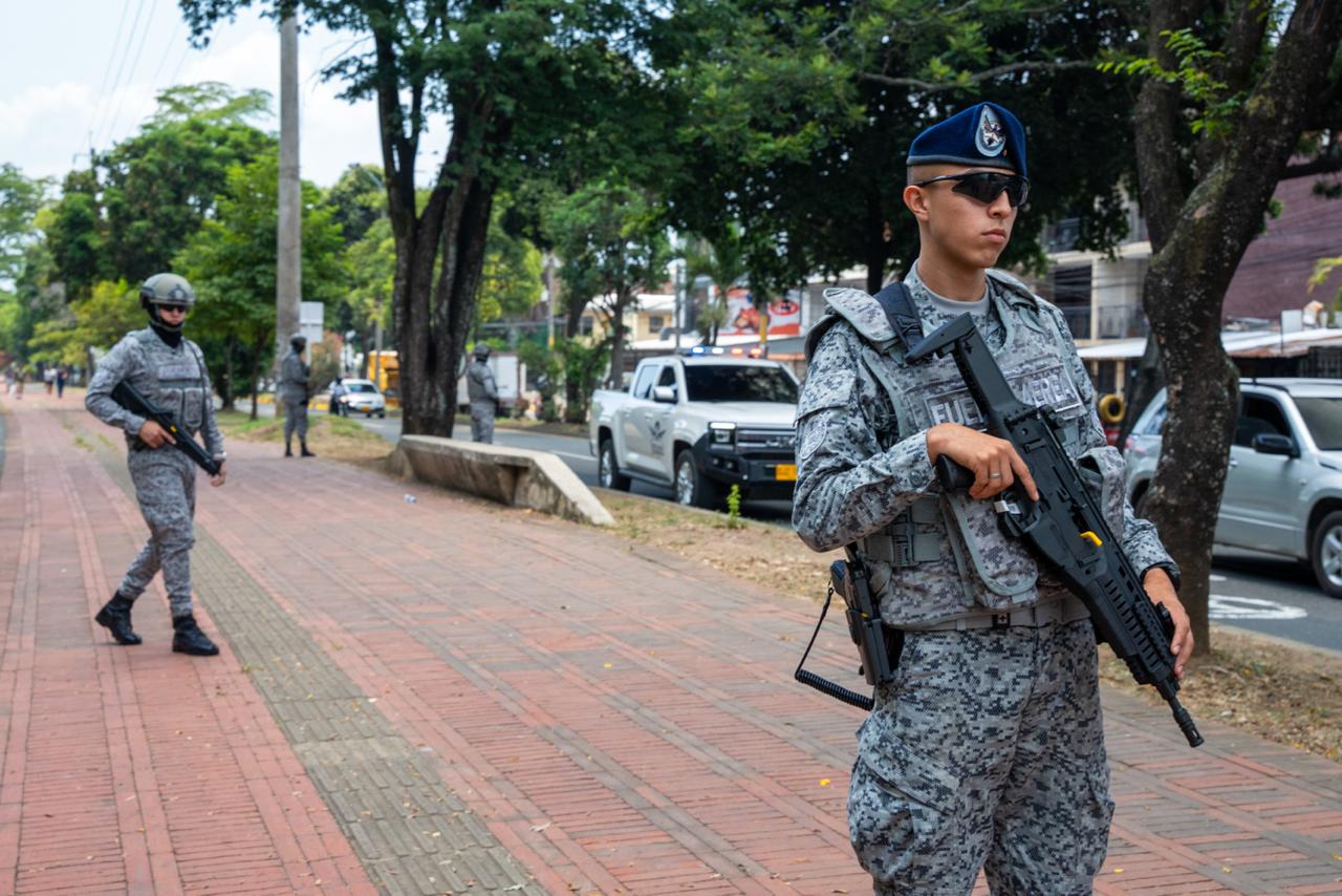 Patrullajes aéreos y terrestres fortalecen la seguridad de Cali durante la Semana Mayor