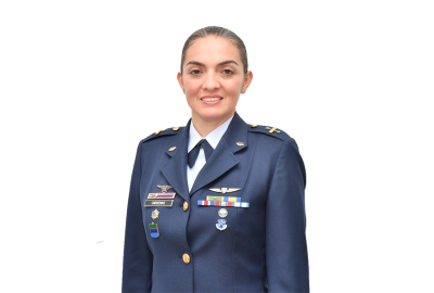 Una mujer al mando de la formación académica de los futuros Oficiales de la Fuerza Aérea