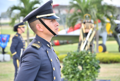 A pocas horas de la graduación de Subtenientes de su Fuerza Aérea Colombiana