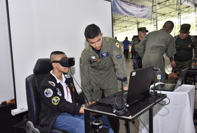 Fuerza Aeroespacial Colombiana presente en la gran Feria Nacional de Seguridad y Emprendimiento 