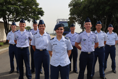 Cadetes internacionales reciben formación académica en la Escuela Militar de Aviación