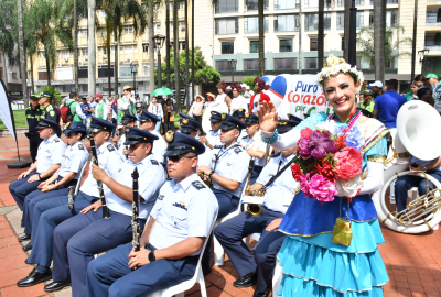 Fuerza Aérea estuvo presente en la reapertura de la Plaza Cayzedo 
