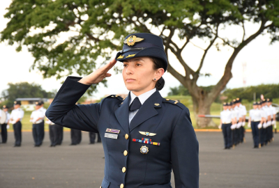 Orgullosos de sus logros, Oficiales de su Fuerza Aérea Colombiana ascendieron en la EMAVI