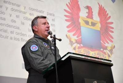Primera cátedra de doctrina dictada por el Comandante de su Fuerza Aérea Colombiana en la EMAVI