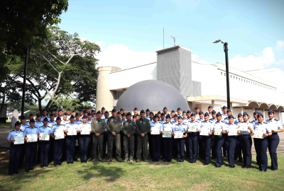 Jóvenes profesionales a un paso de convertirse en Oficiales de la Fuerza Aeroespacial Colombiana