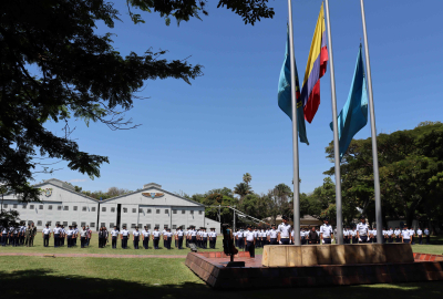 Fuerza Aérea conmemora el Día del Héroe de la Nación  y sus Familias