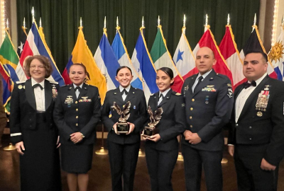 La IAAFA otorgó máxima distinción a estudiantes de su Fuerza Aérea Colombiana