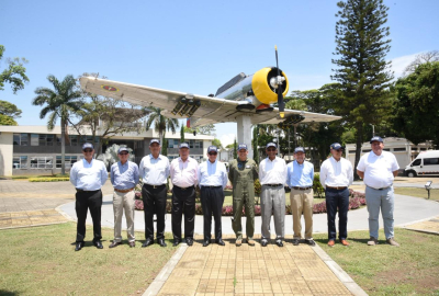 La EMAVI recibe con orgullo a nueve excomandantes de la Fuerza Aeroespacial Colombiana La EMAVI recibe con orgullo a nueve excomandantes de la Fuerza Aeroespacial Colombiana