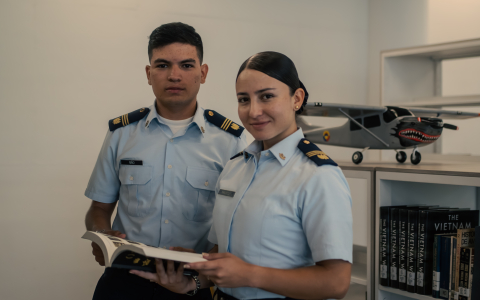 EMAVI inicia un nuevo año académico formando a los líderes del poder aeroespacial colombiano