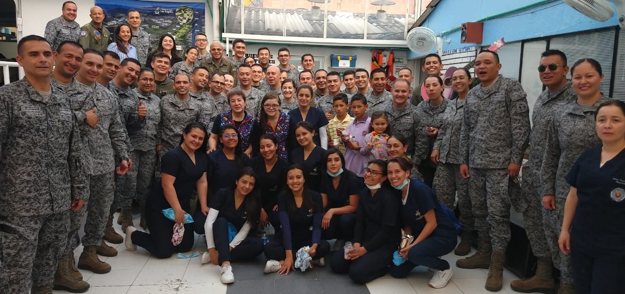 Capitanes de curso de ascenso EPFAC realizaron jornada de responsabilidad social