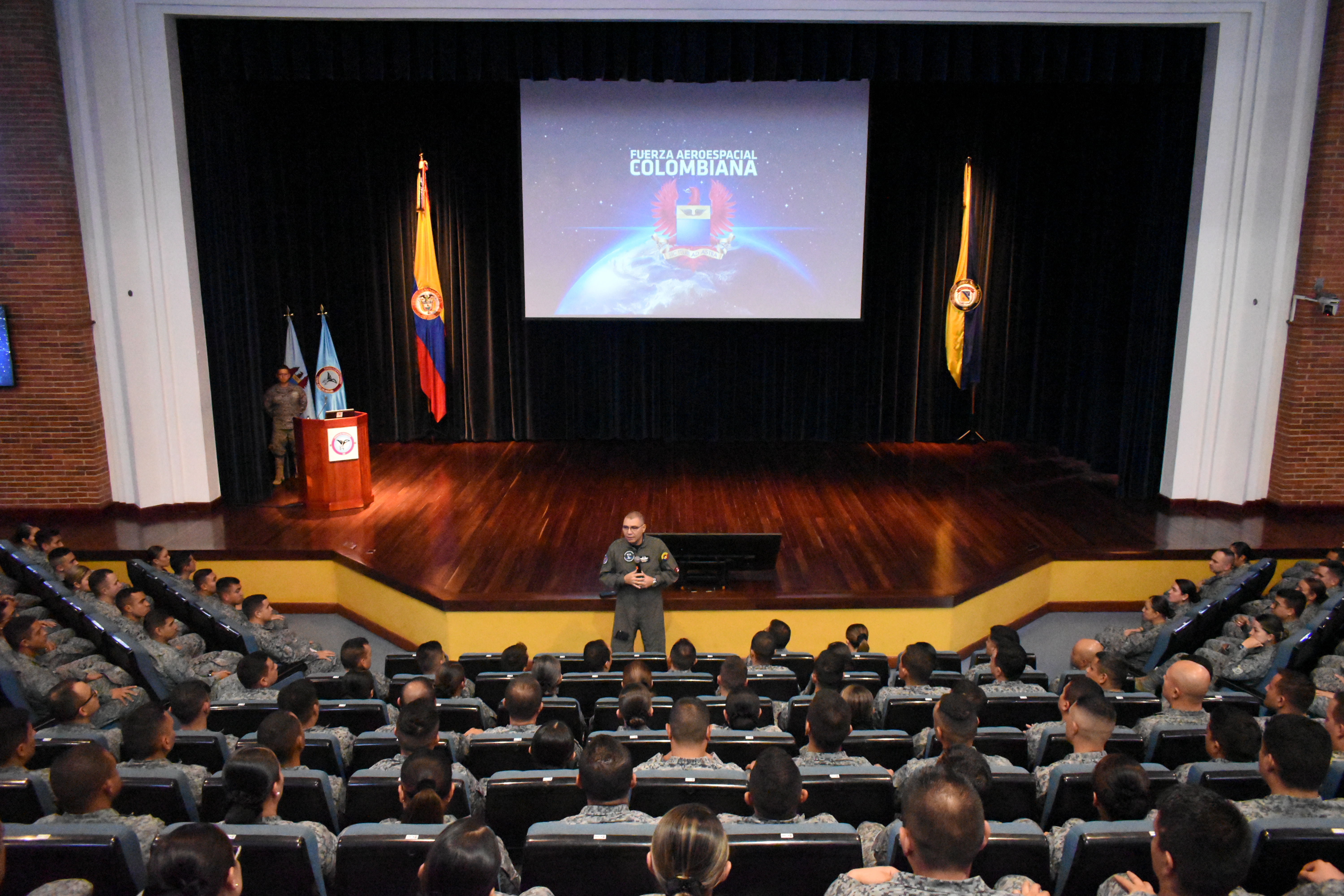 Capacidades de la FAC: Eje central de oficiales en curso de ascenso