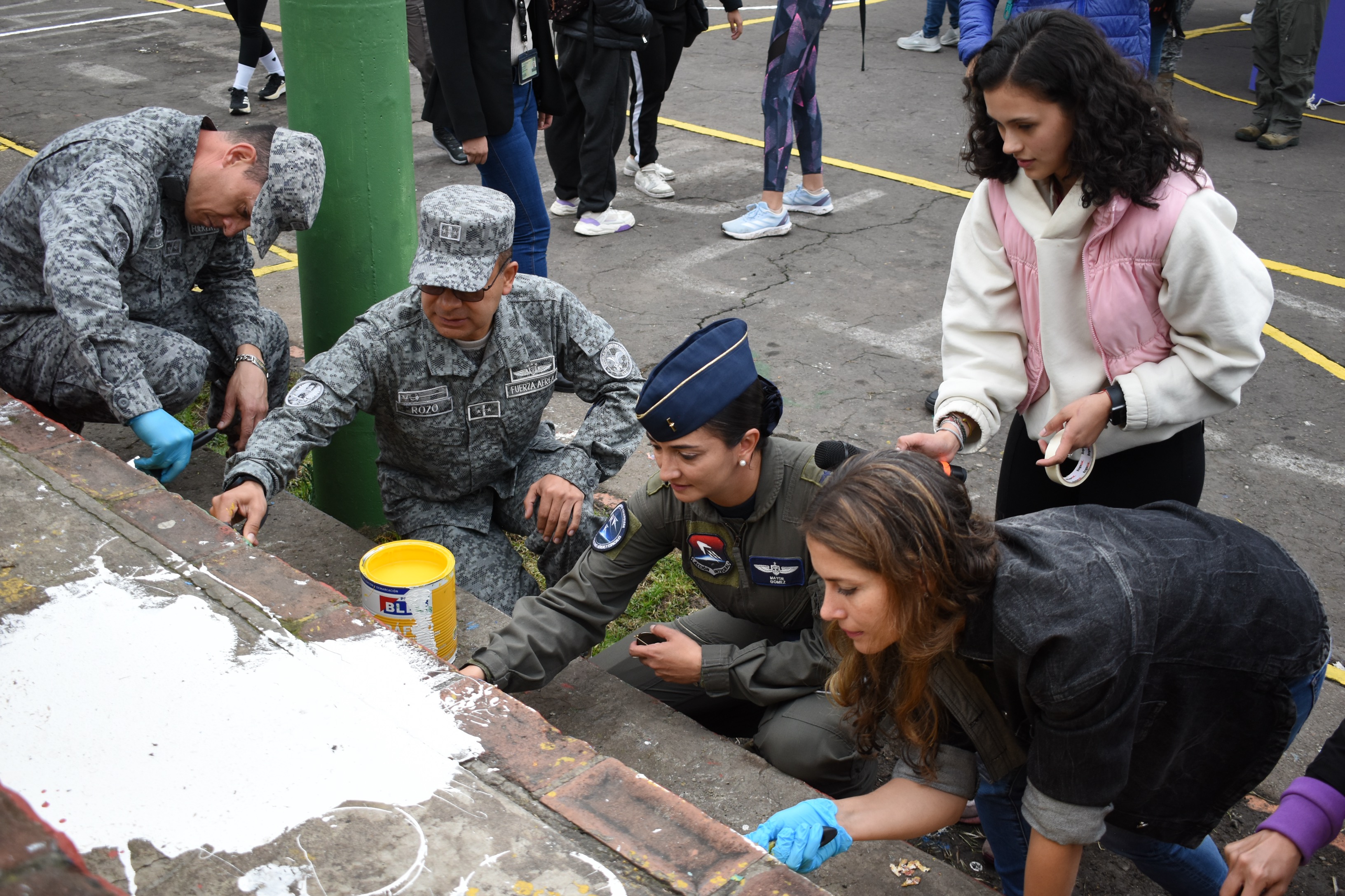 Jornada cultural y de embellecimiento fue realizada en parque de Techo