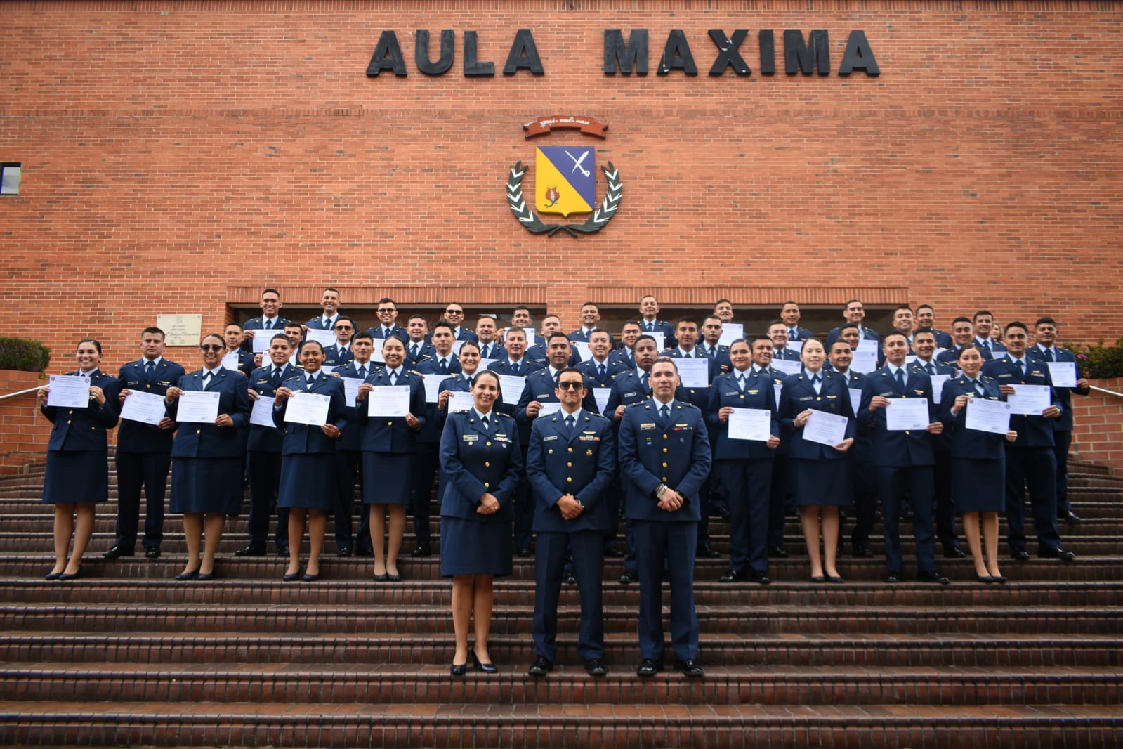 48 oficiales culminan su proceso de capacitación en la EPFAC