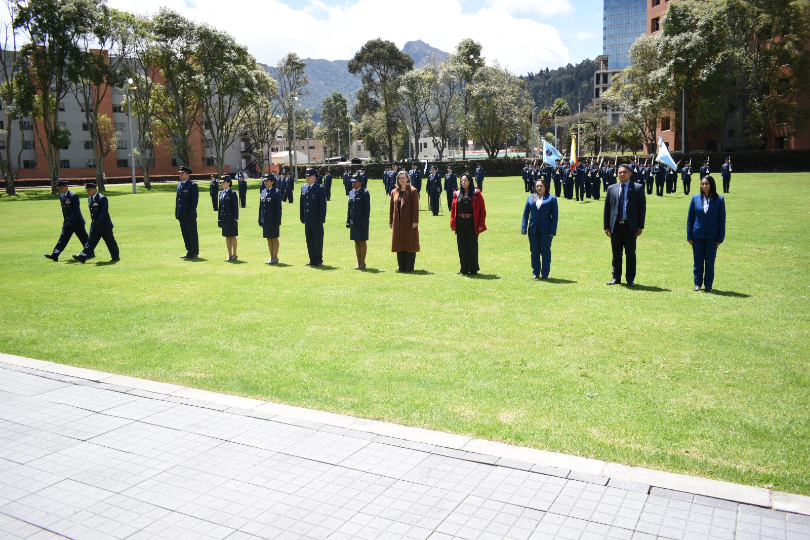 En ceremonia militar fueron conmemorados los 63 años de existencia de la Escuela de Postgrados de la FAC