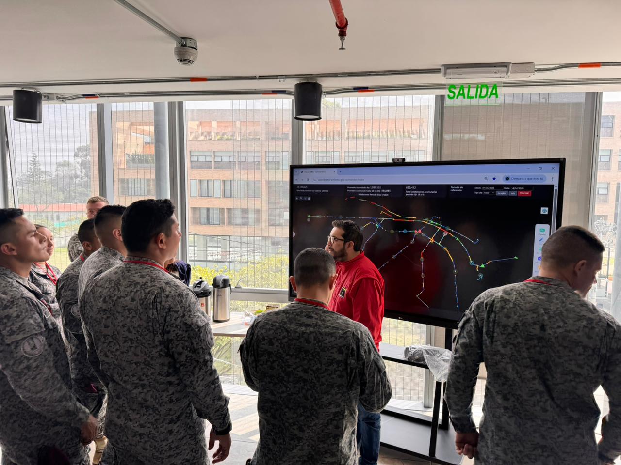 TransMilenio recibe a maestrantes de la MADGSI en jornada académica práctica