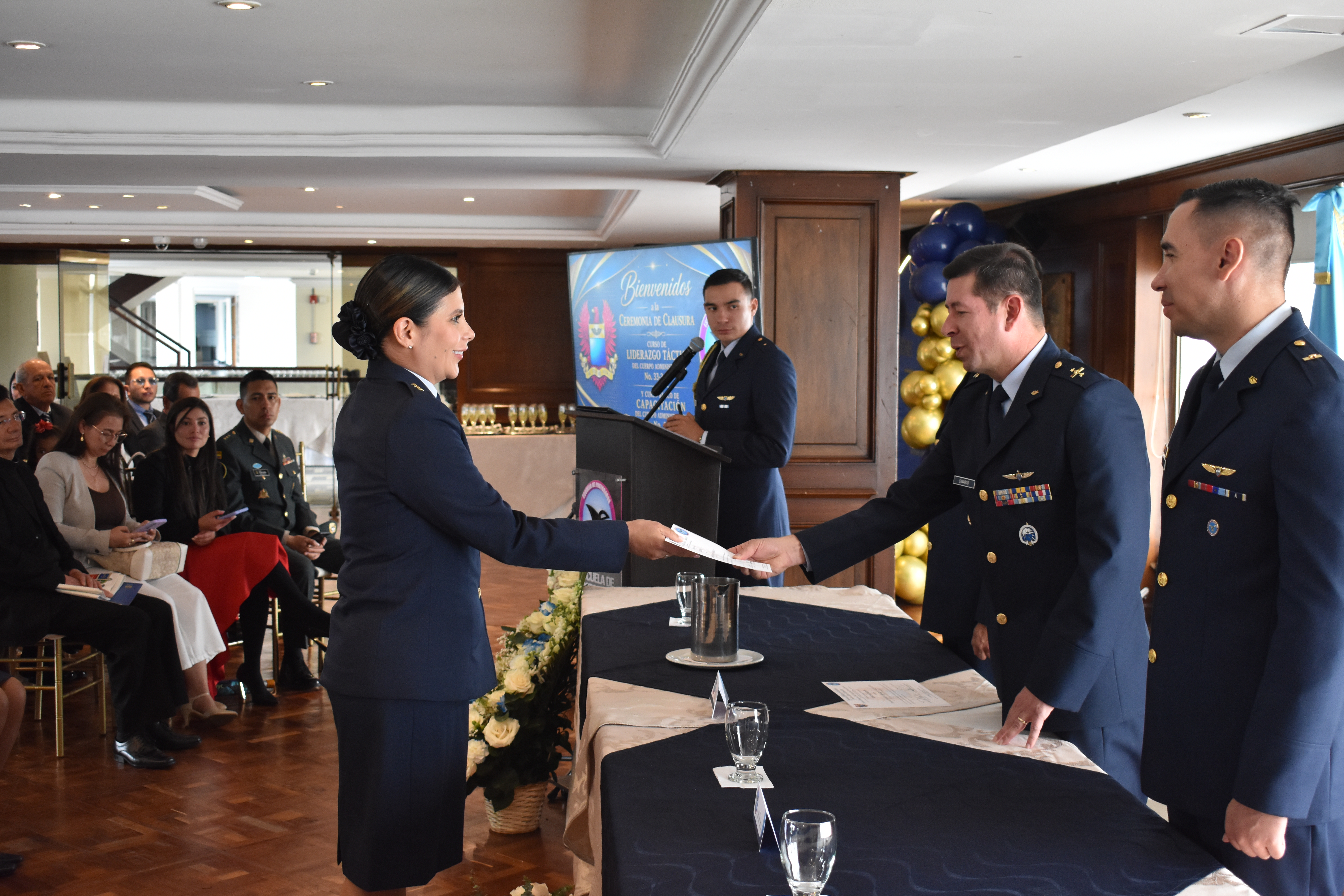 Liderazgo y preparación fortalecen a Oficiales del Cuerpo Administrativo