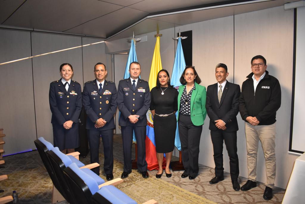 Convenio académico internacional fue celebrado entre la Escuela de Postgrados de la FAC y la Universidad Aeronáutica en Querétaro