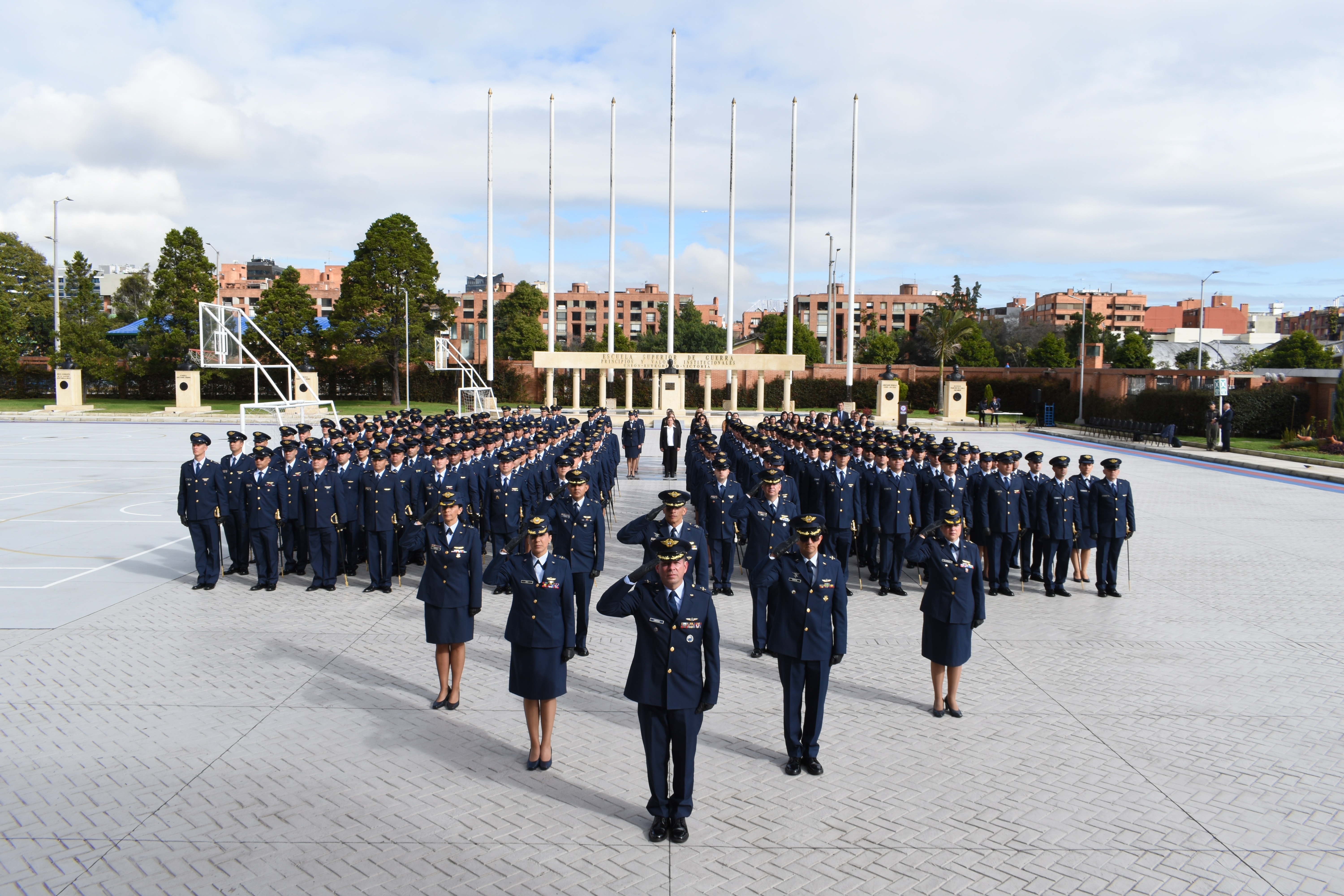Así se fortalece el liderazgo de los oficiales en curso de ascenso en la EPFAC