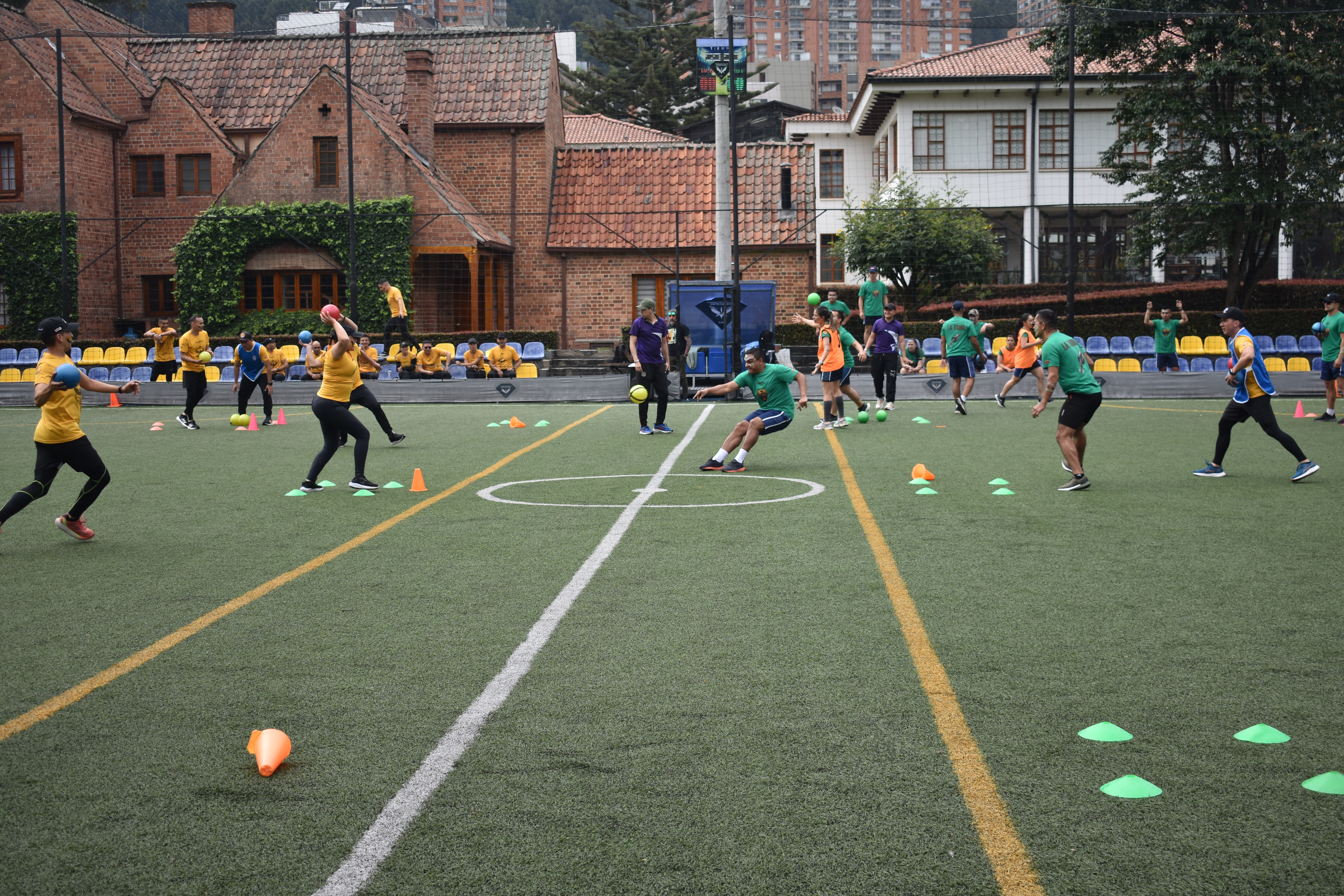 Oficiales del Curso de Ascenso fortalecen su liderazgo en actividad FLEX