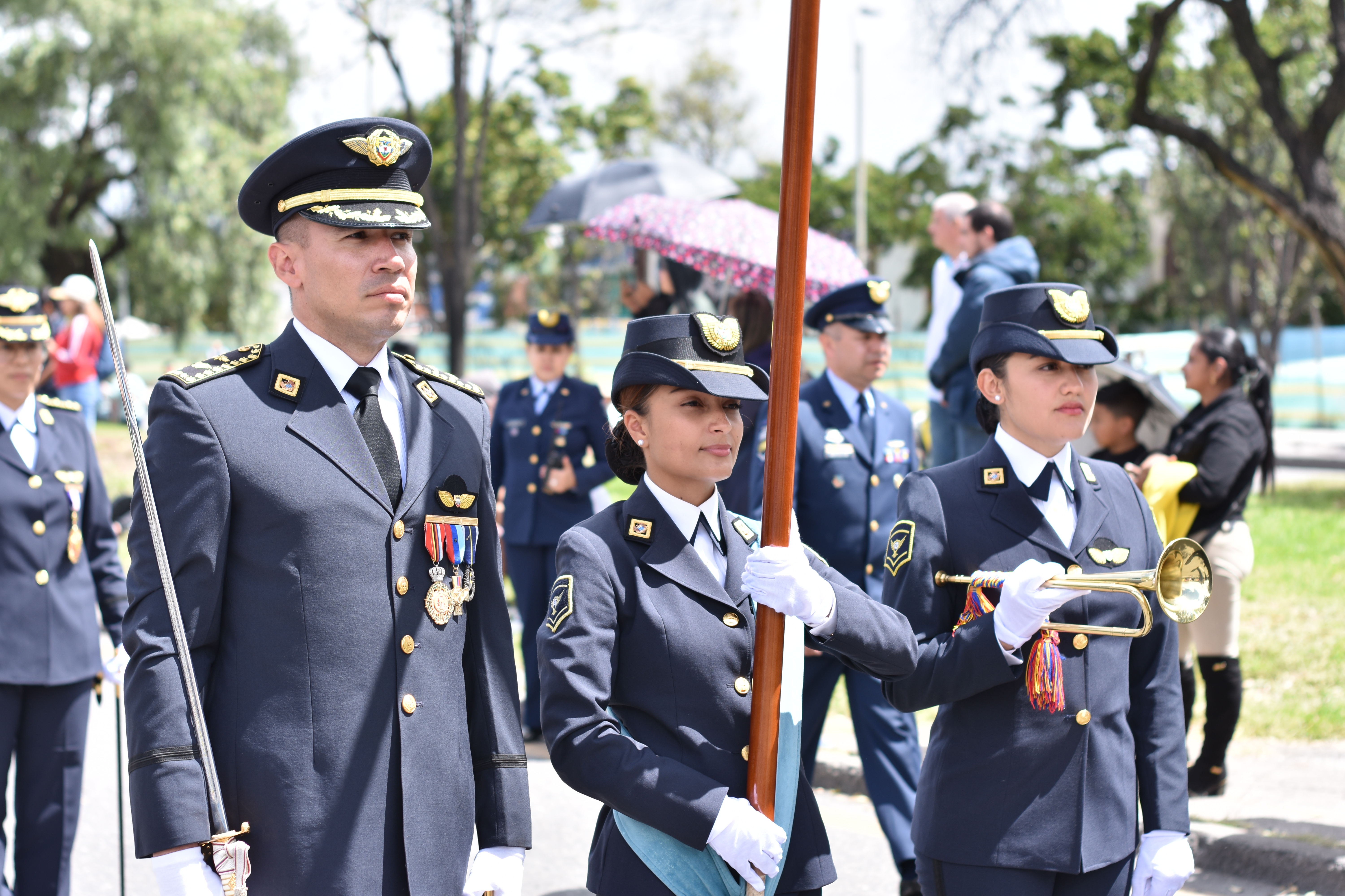 En desfile militar y de policía, la EPFAC hizo presencia este 20 de julio